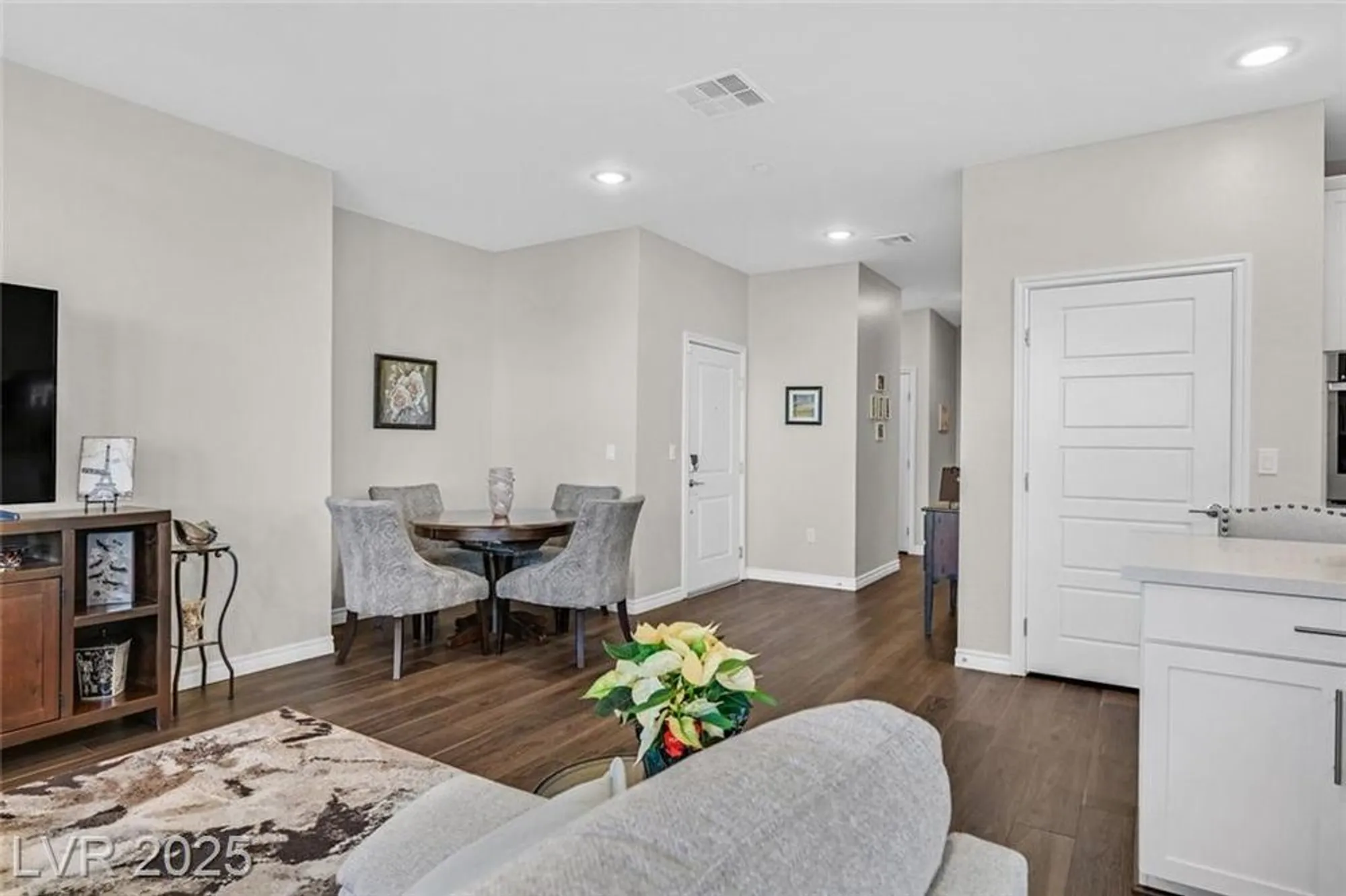 Property Slideshow image 15 of 47 | 2555 hampton rd 10301, Henderson, NV, 89052