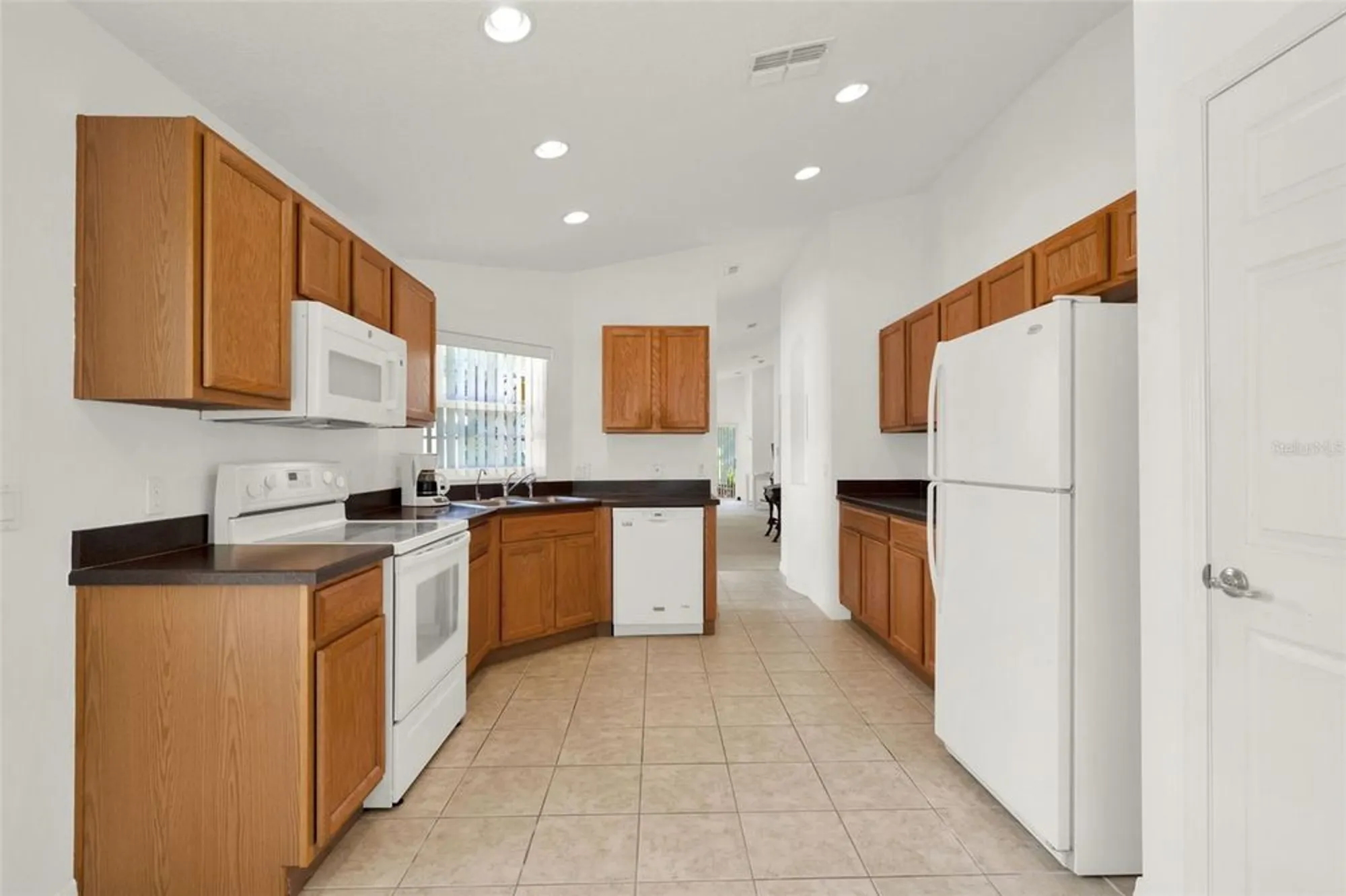 Property Slideshow image 15 of 34 | 448 grand canal dr, Kissimmee, FL, 34759