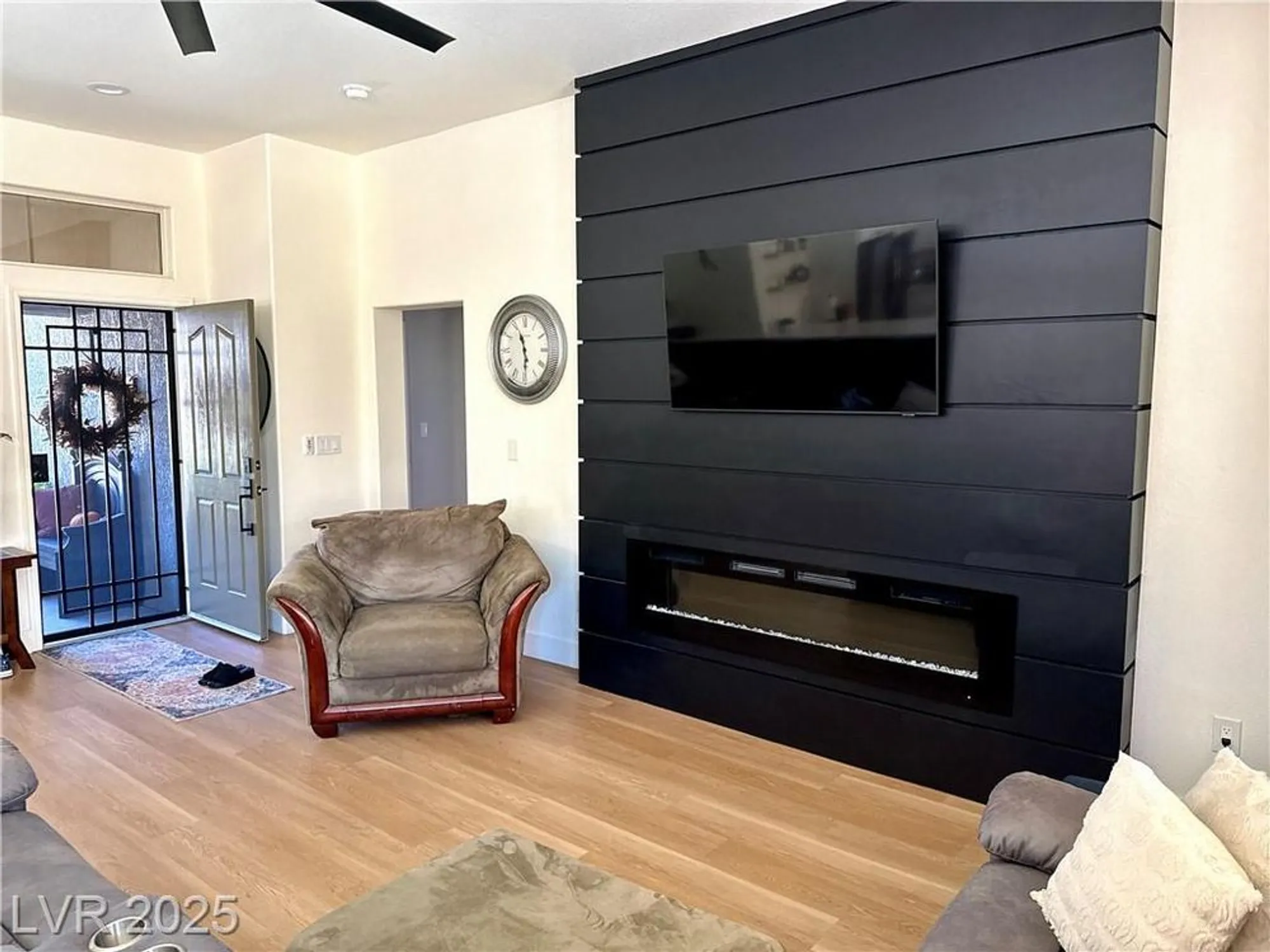 Property Slideshow image 18 of 36 | 10041 netherton dr, Las Vegas, NV, 89134