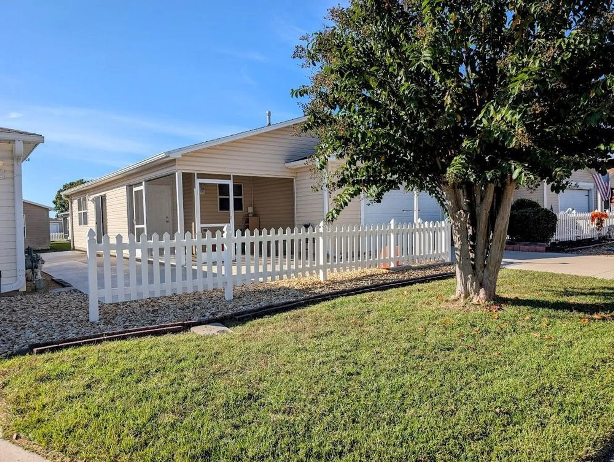 Property Slideshow image 4 of 18 | 2598 hialeah ave, The Villages, FL, 32162