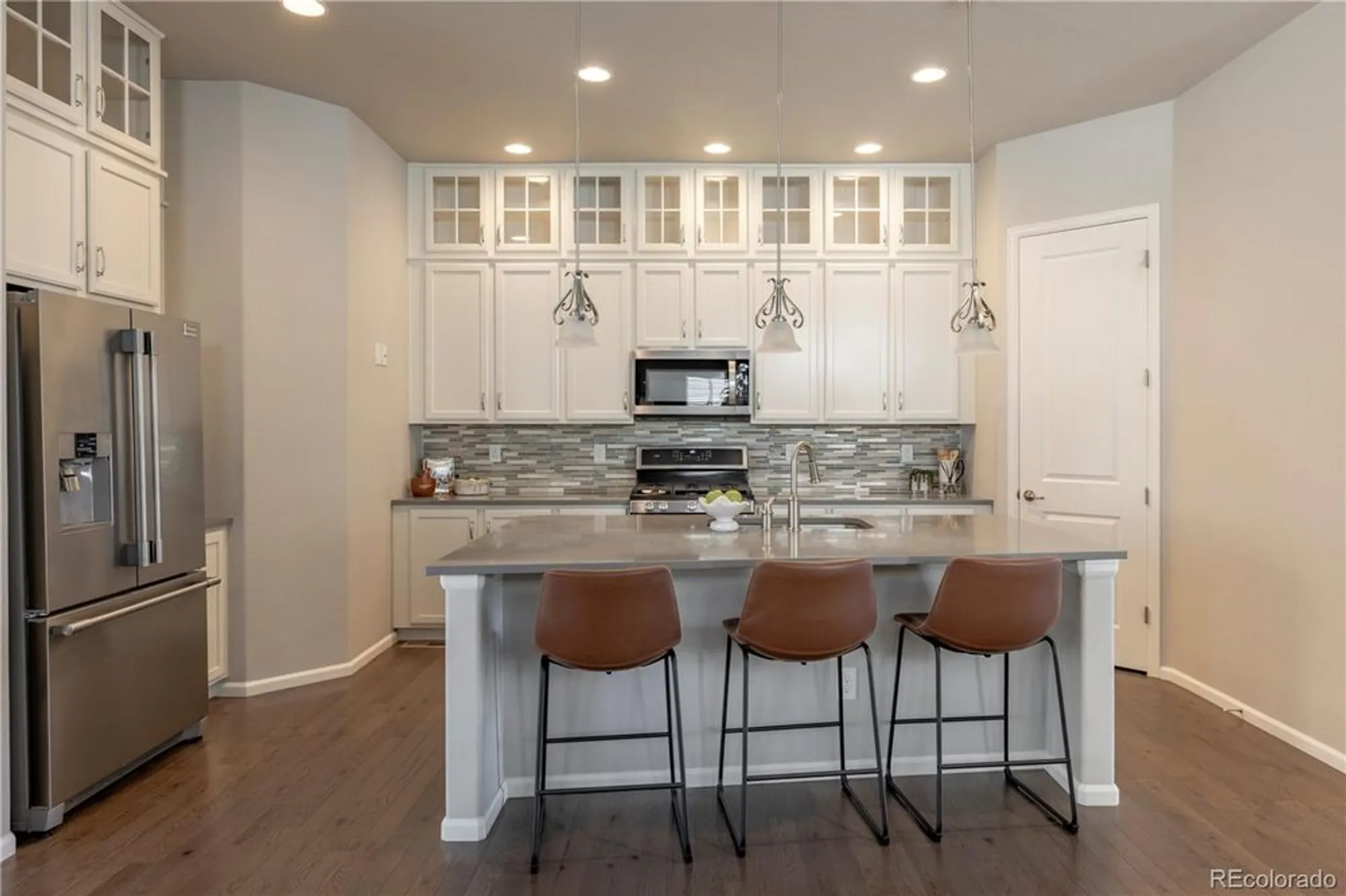 Property Slideshow image 7 of 40 | 2490 lassen ln, Castle Rock, CO, 80109