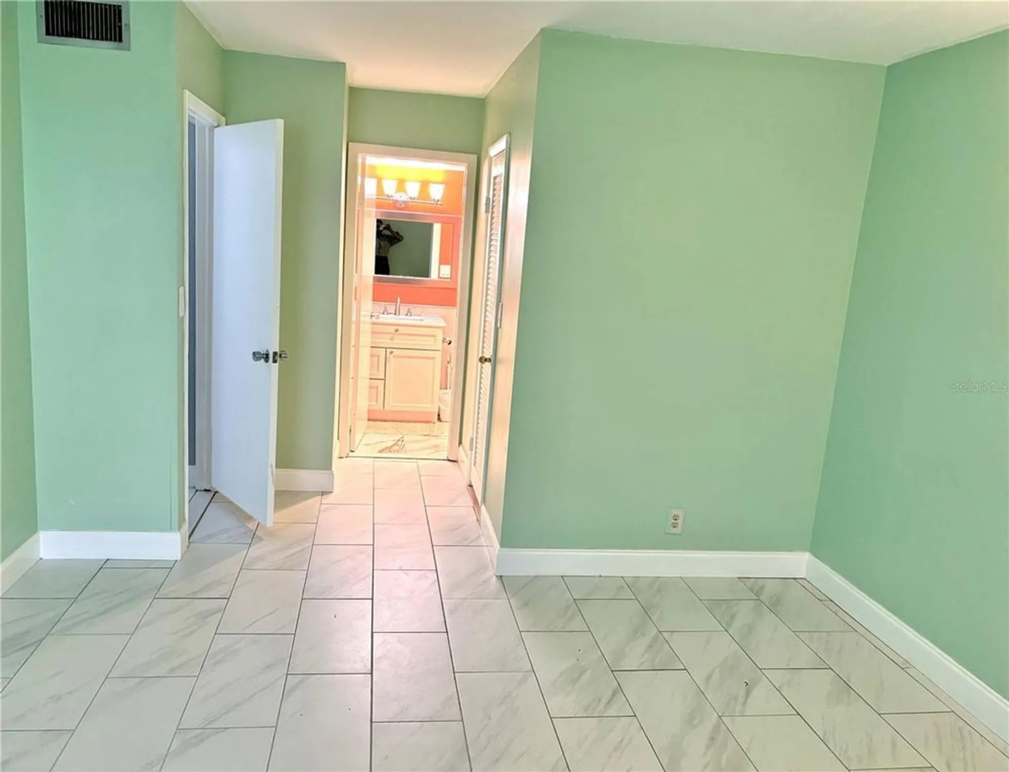 Property Slideshow image 17 of 25 | 24 golfs edge a, West Palm Beach, FL, 33417