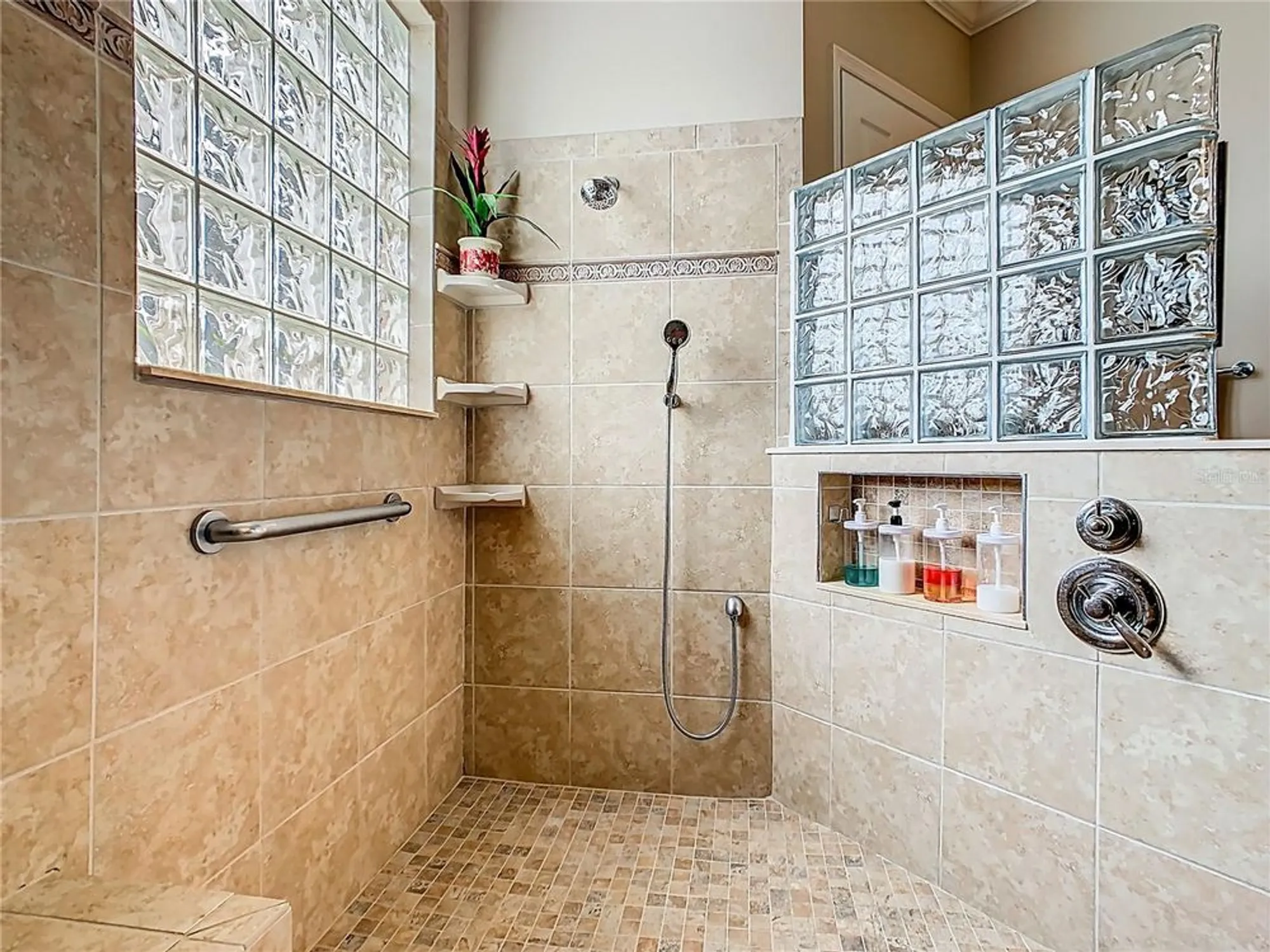 Property Slideshow image 35 of 80 | 317 sorrento rd, Poinciana, FL, 34759