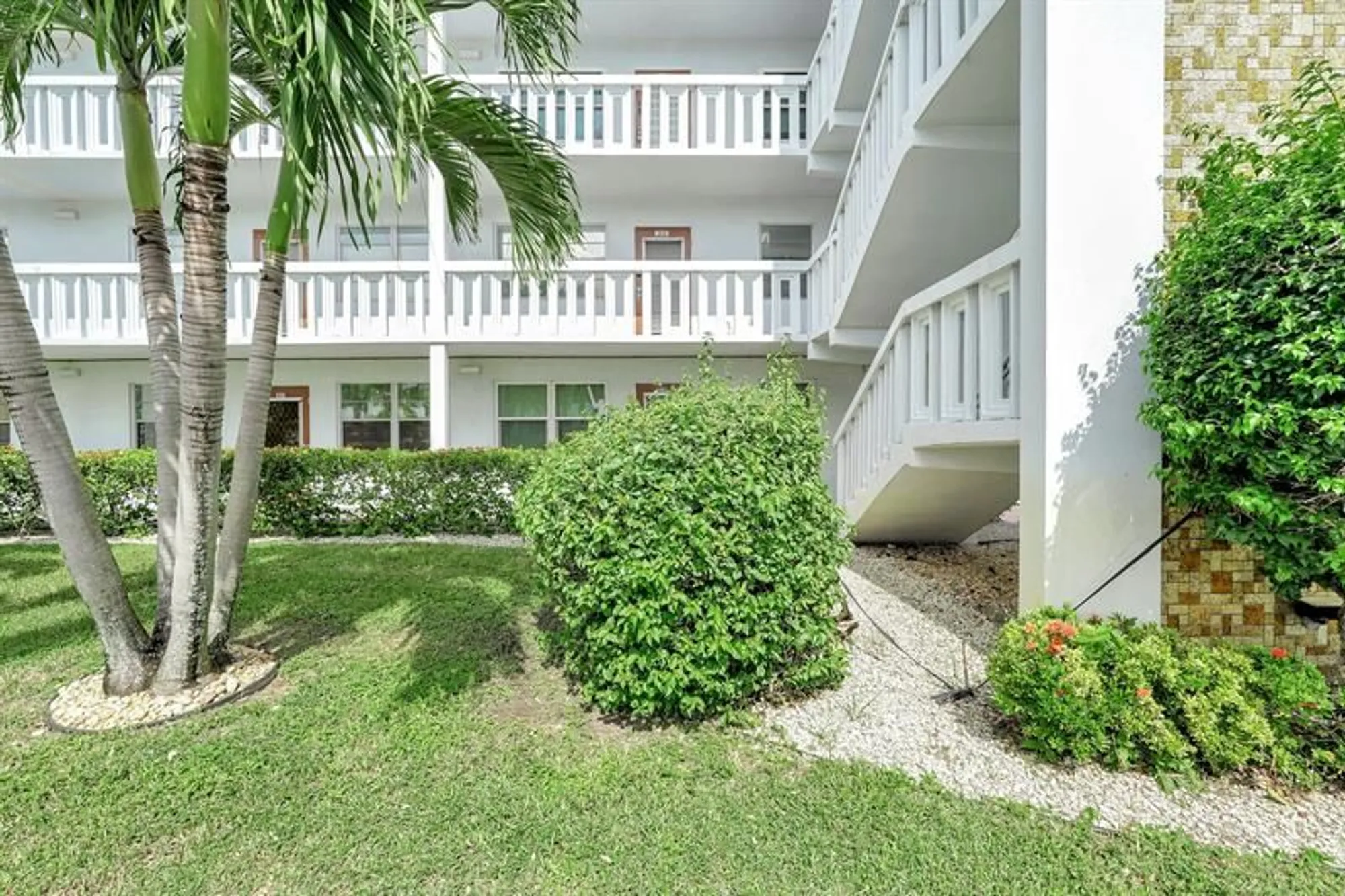 Property Slideshow image 36 of 47 | 2038 newport h # 2038, Deerfield Beach, FL, 33442