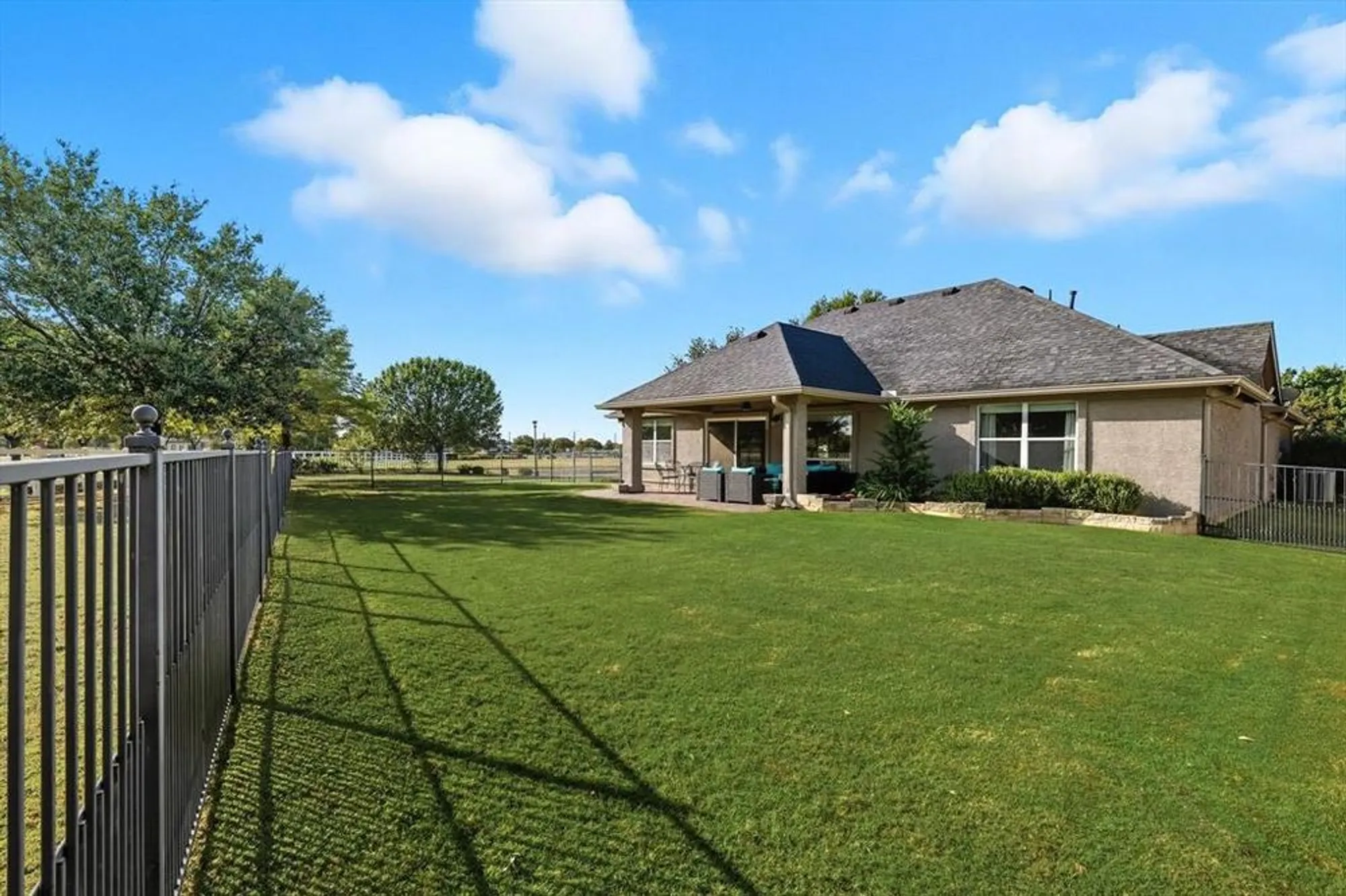 Property Slideshow image 33 of 39 | 9704 amber ct, Denton, TX, 76207