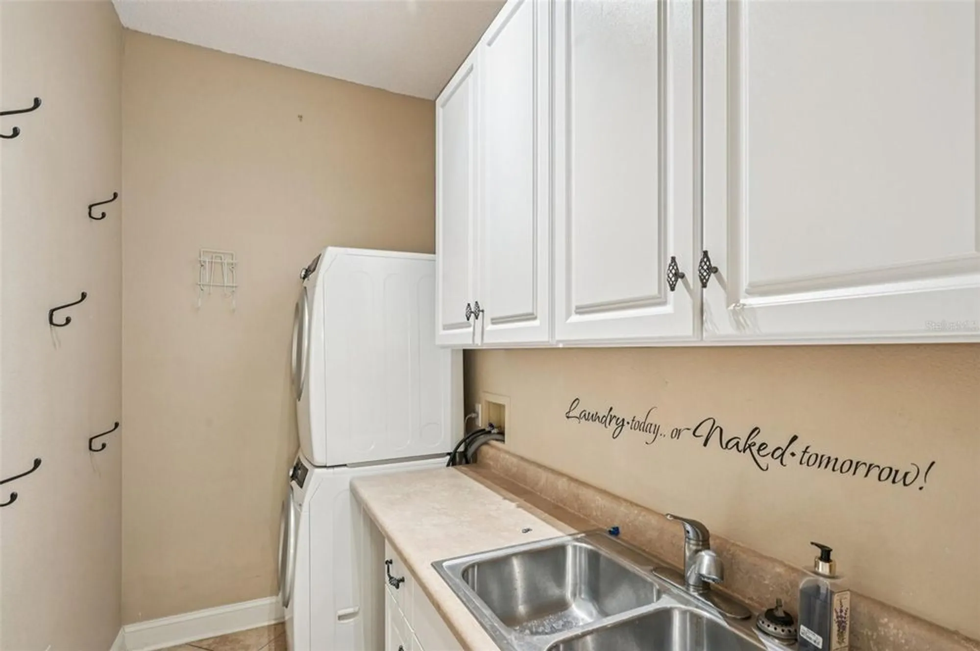 Property Slideshow image 28 of 70 | 675 masterpiece dr, Sun City Center, FL, 33573