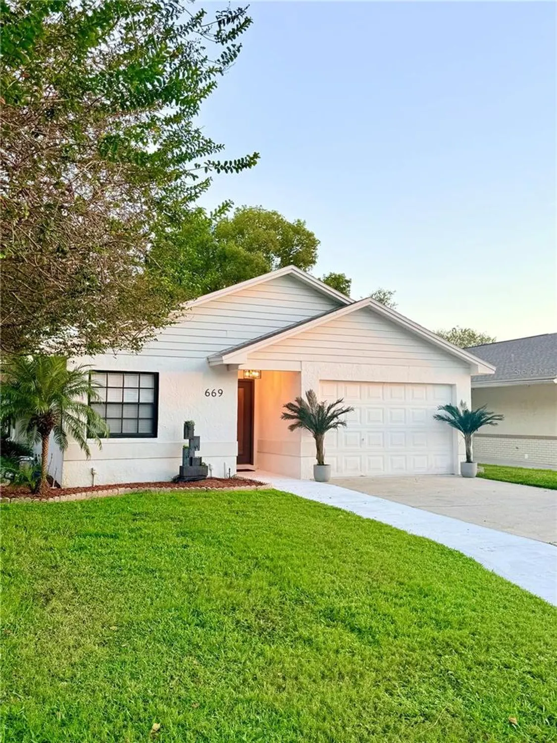 Property Slideshow image 2 of 39 | 669 eagle run, Lakeland, FL, 33809