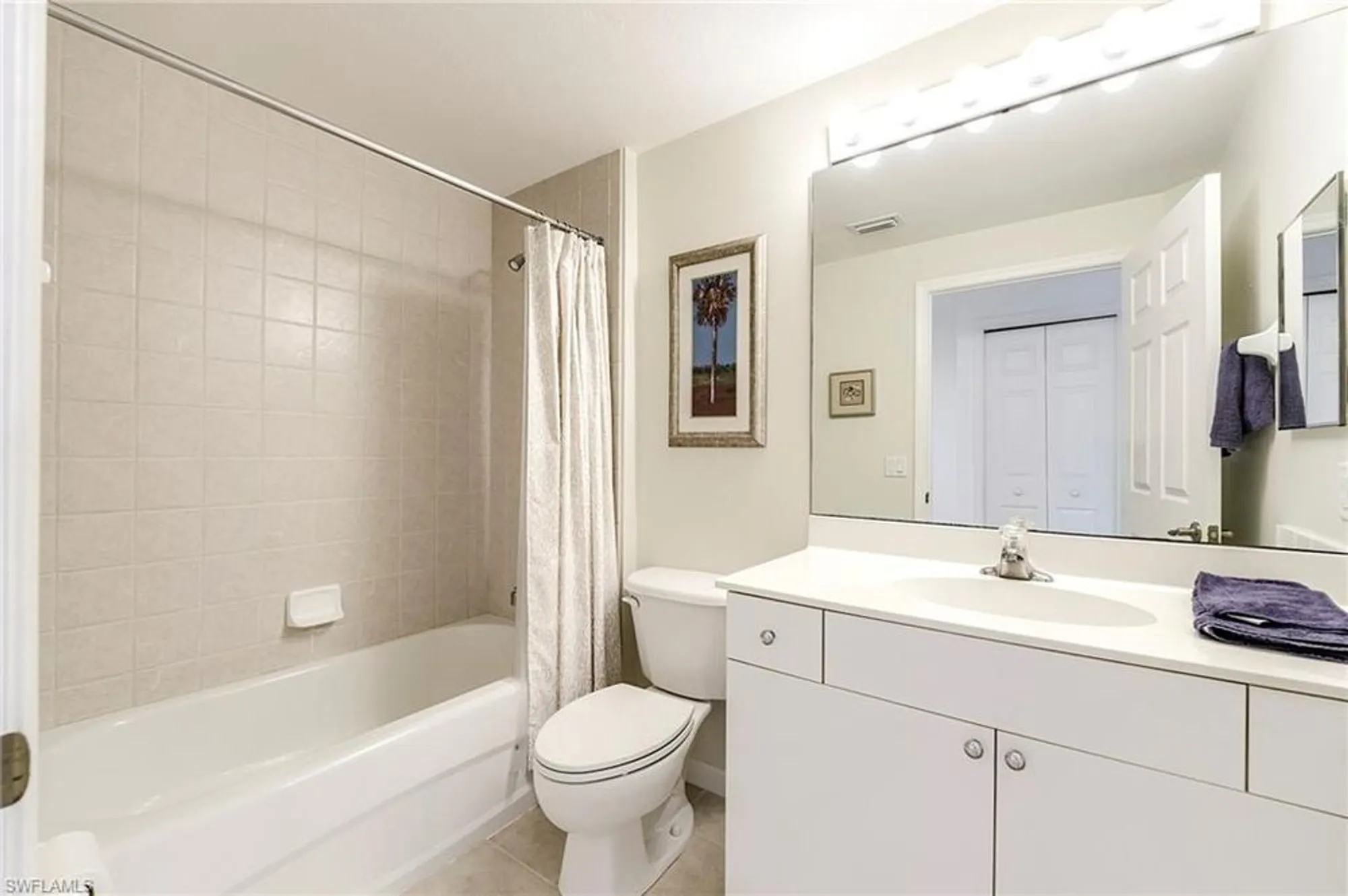 Property Slideshow image 31 of 50 | 3010 meandering way apt 102, Fort Myers, FL, 33905