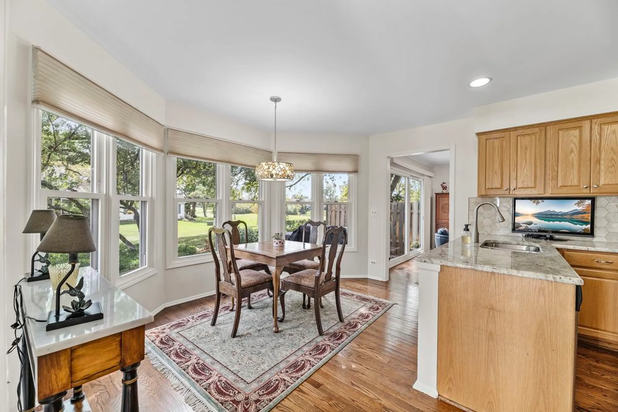 Property Slideshow image 6 of 30 | , Prospect Heights, IL, 60070