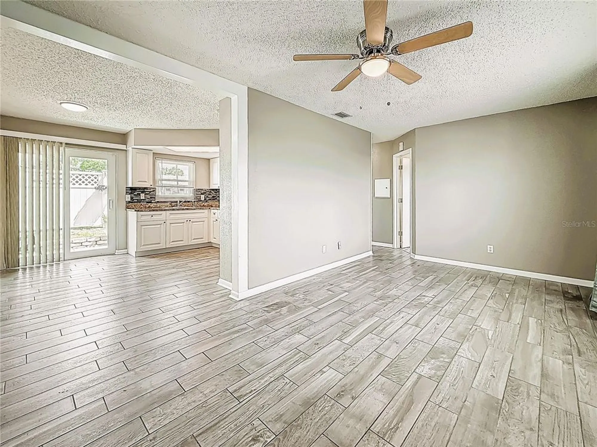 Property Slideshow image 8 of 40 | 12400 park blvd apt 121, Seminole, FL, 33772