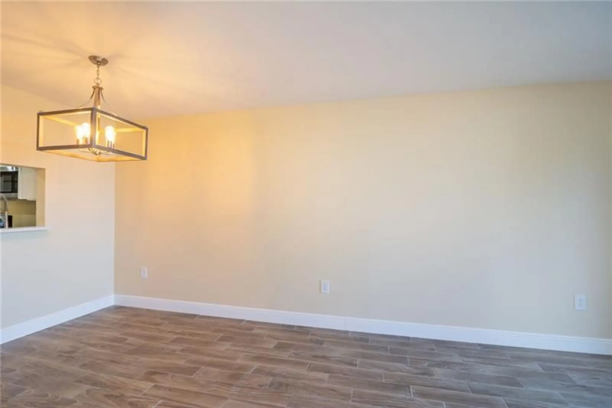 Property Slideshow image 15 of 31 | 1100 colony point cir apt 105, Pembroke Pines, FL, 33026