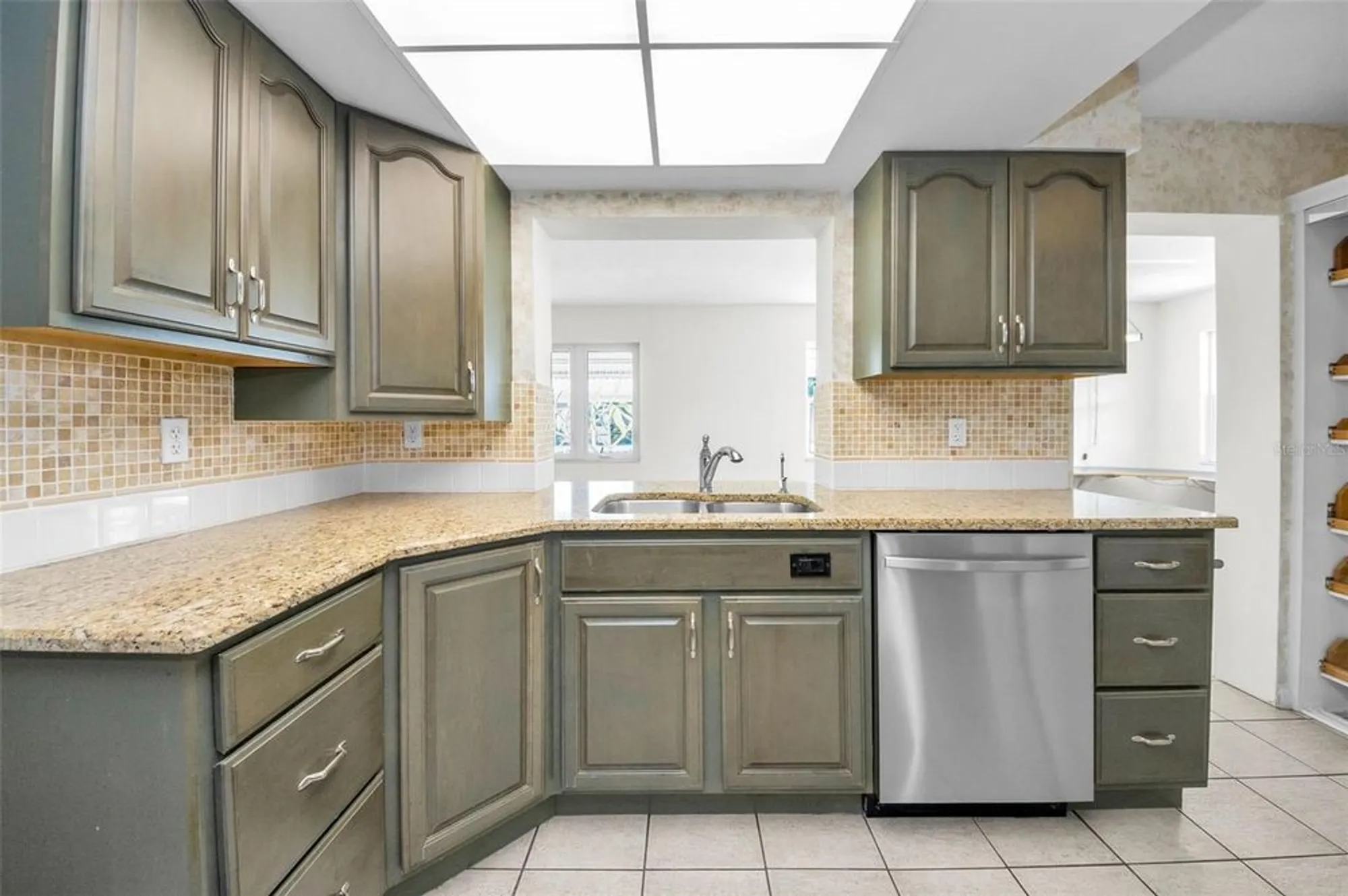 Property Slideshow image 25 of 66 | 14052 89th ave, Seminole, FL, 33776