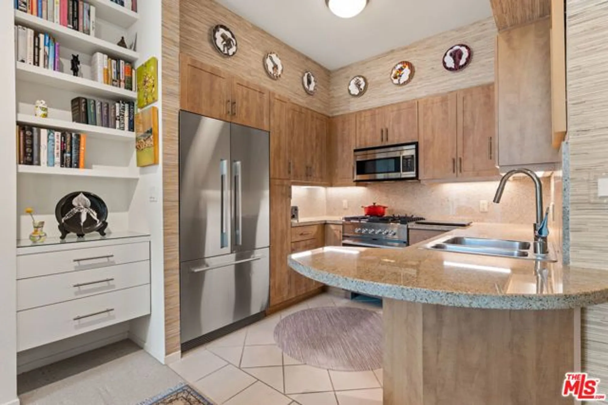 Property Slideshow image 13 of 35 | 267 s san pedro st 621, Los Angeles, CA, 90012