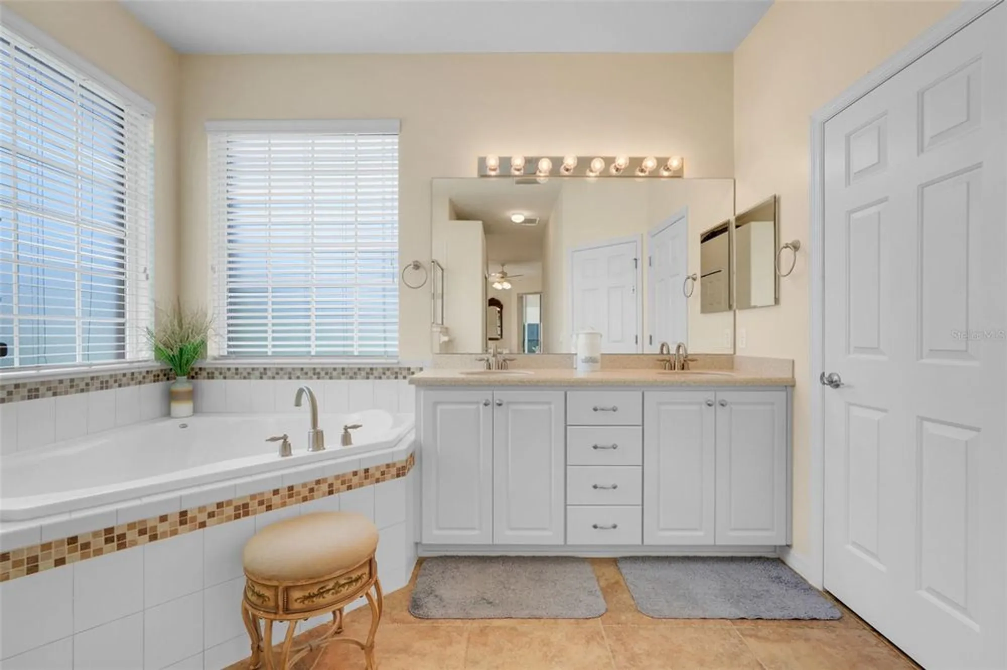 Property Slideshow image 25 of 40 | 27303 stoney brook dr, Leesburg, FL, 34748