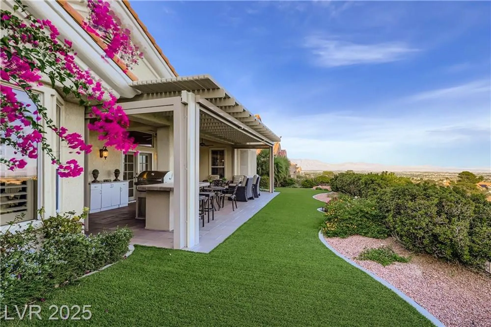Property Slideshow image 21 of 35 | 2800 darby falls dr, Las Vegas, NV, 89134