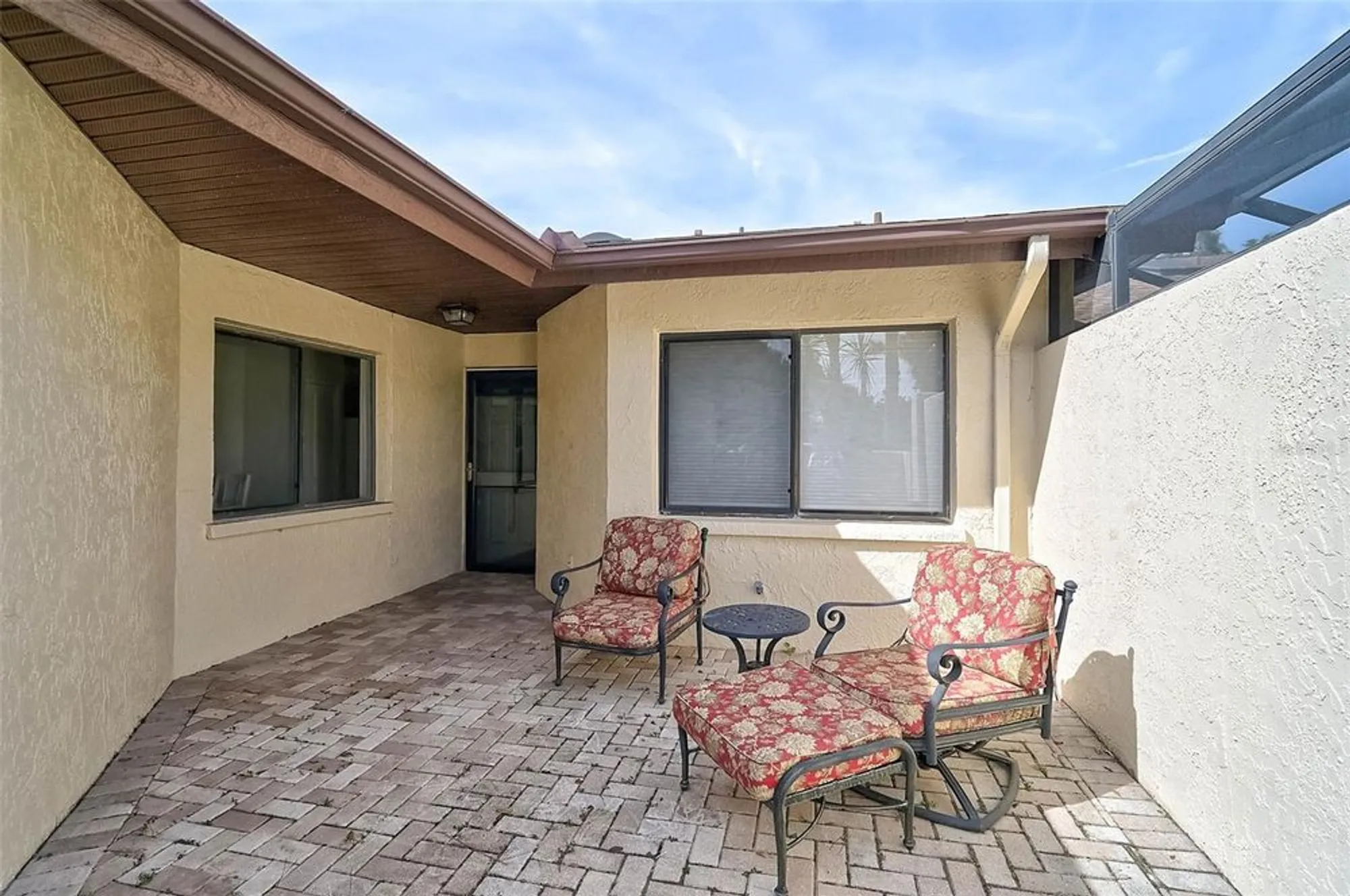 Property Slideshow image 2 of 31 | 5633 avista dr, Sarasota, FL, 34243