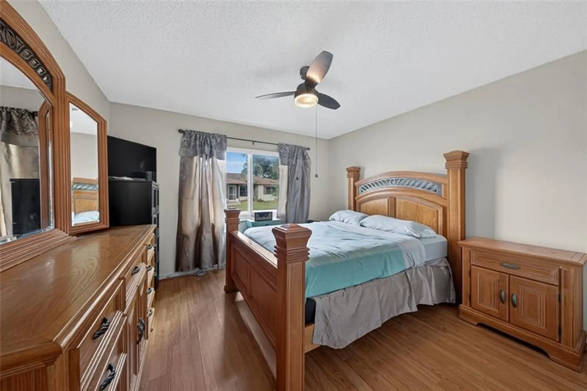 Property Slideshow image 35 of 50 | 9812 nw 75th ct, Tamarac, FL, 33321