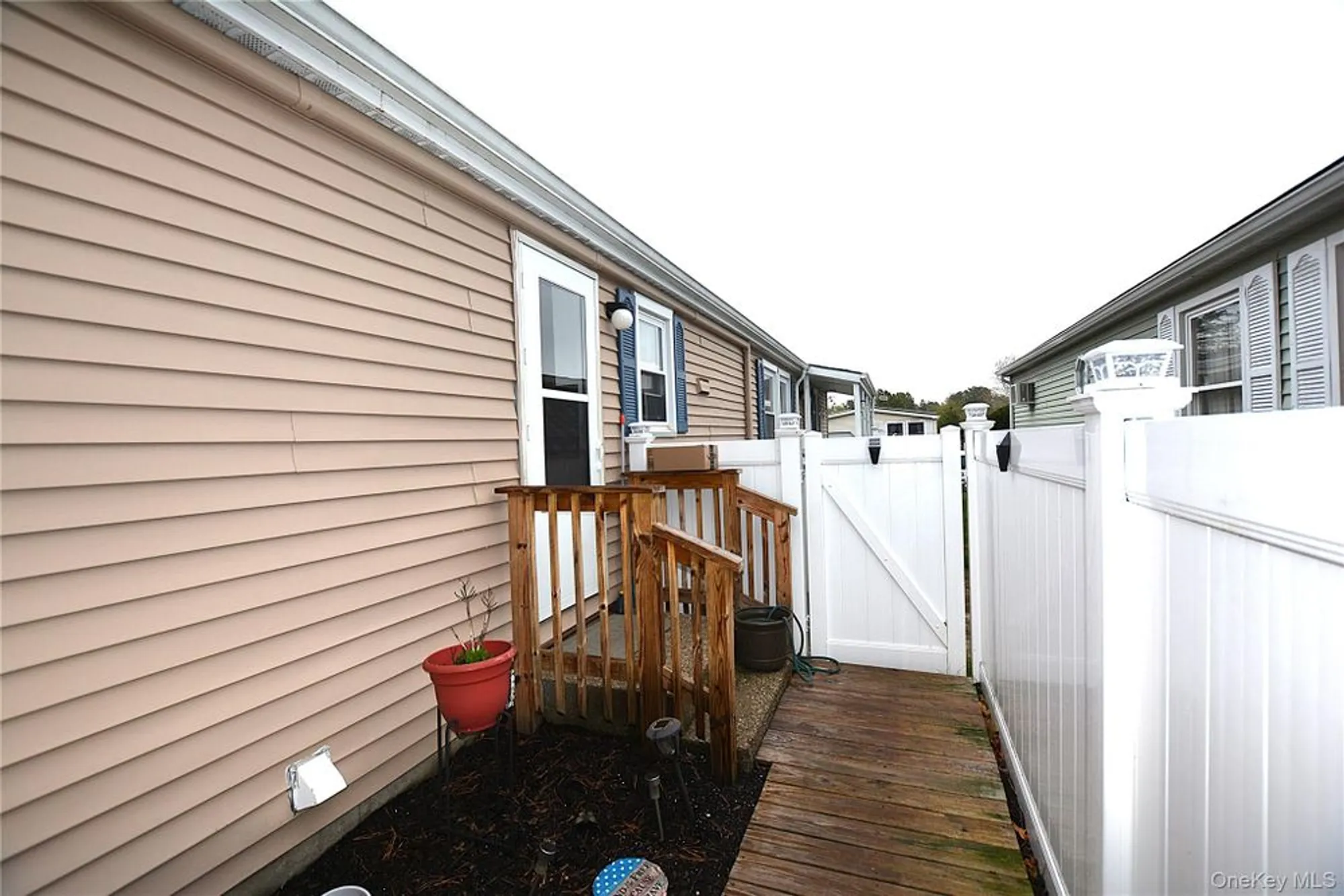 Property Slideshow image 17 of 31 | 77 village cir, Manorville, NY, 11949