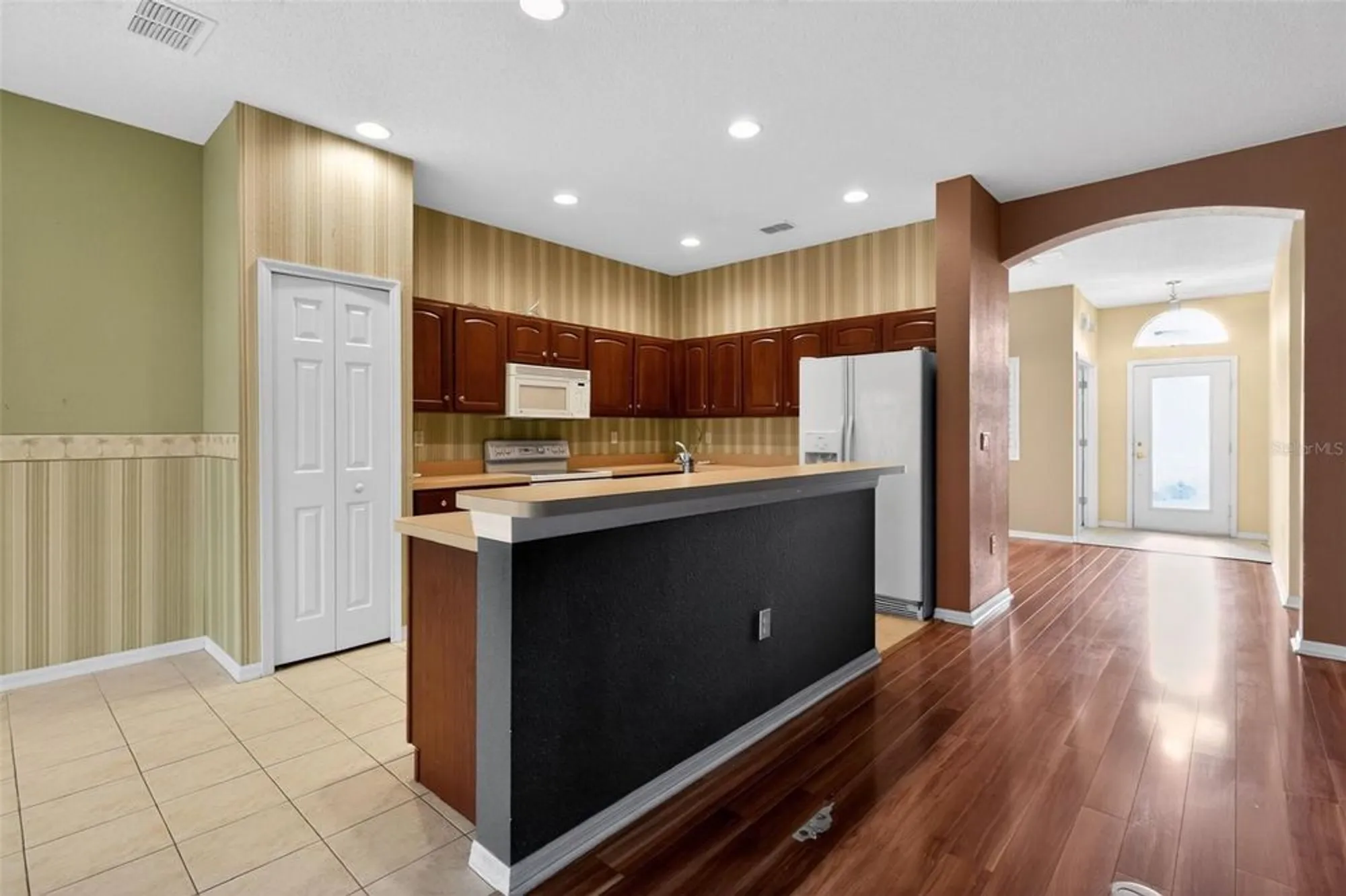 Property Slideshow image 12 of 25 | 2453 pleasant hill ln, Holiday, FL, 34691