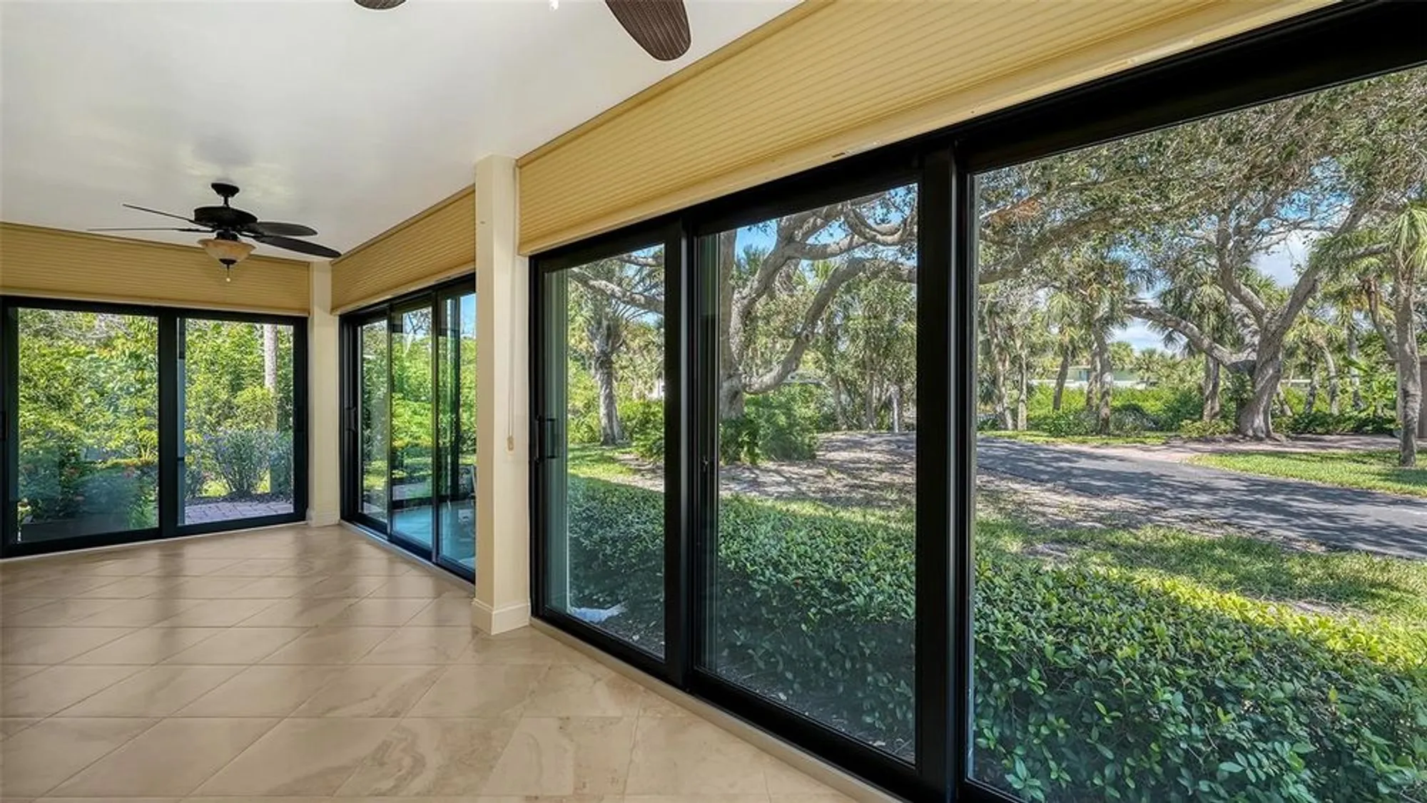 Property Slideshow image 17 of 91 | 225 hourglass way apt 103, Sarasota, FL, 34242