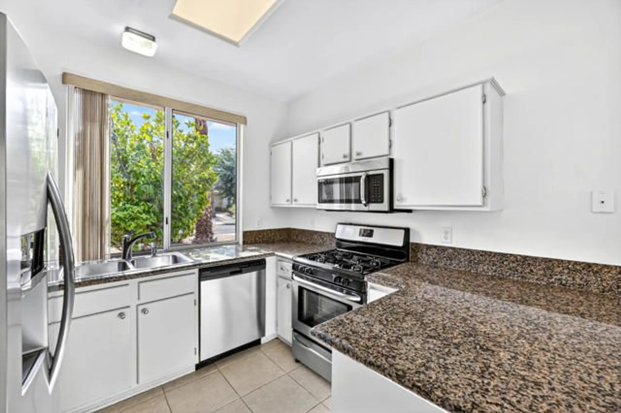 Property Slideshow image 3 of 40 | 78350 prairie flower dr, Palm Desert, CA, 92211
