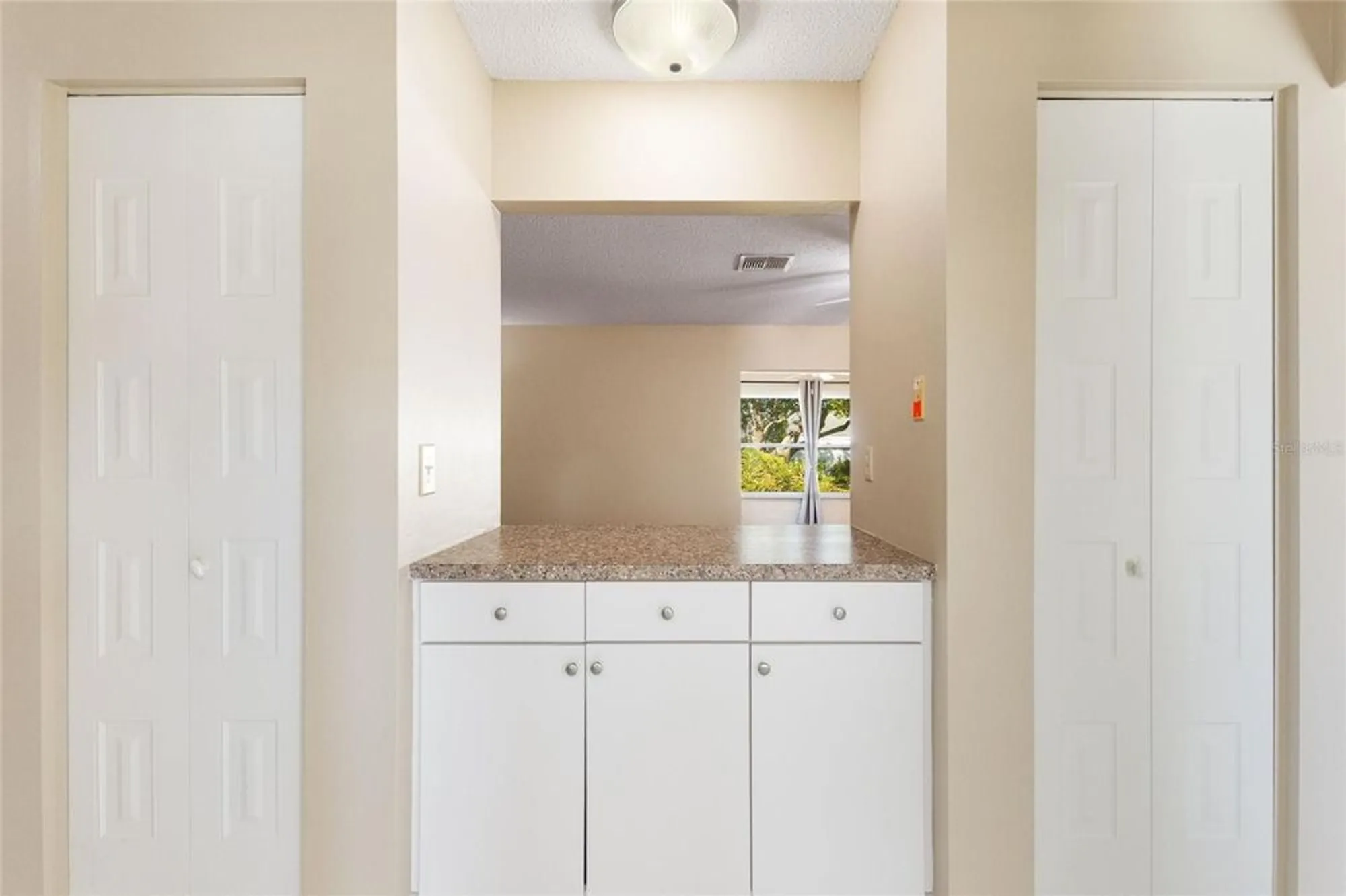 Property Slideshow image 13 of 49 | 679 fort duquesna dr, Sun City Center, FL, 33573