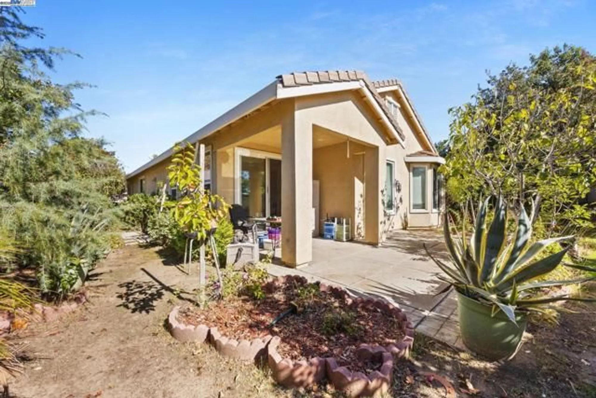 Property Slideshow image 15 of 36 | 993 centennial dr, Brentwood, CA, 94513
