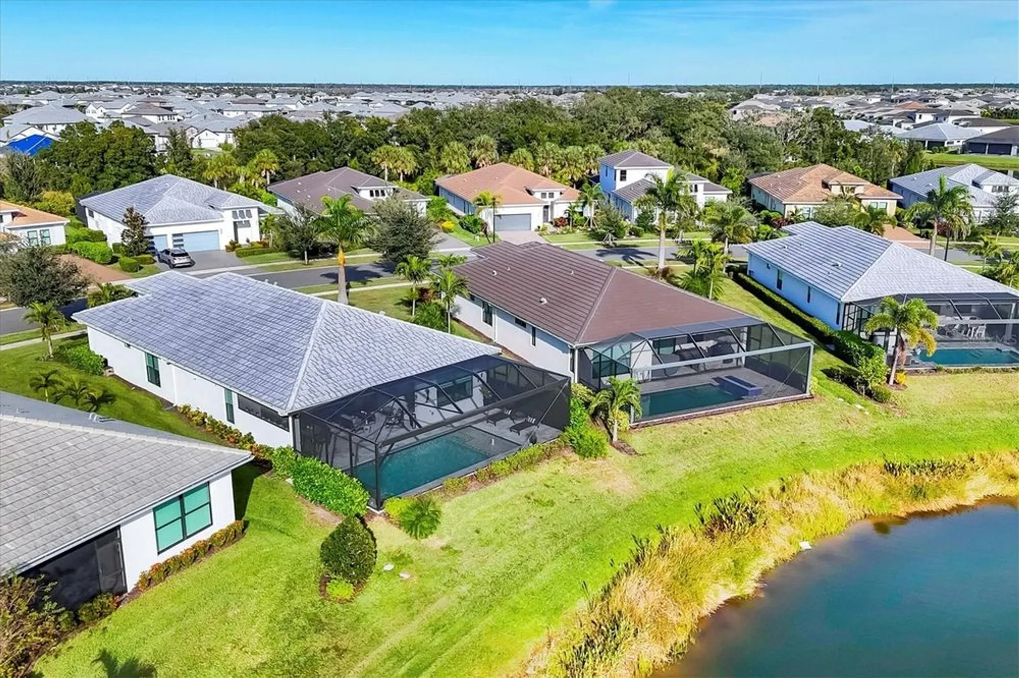 Property Slideshow image 38 of 60 | 4947 surfside cir, Bradenton, FL, 34211