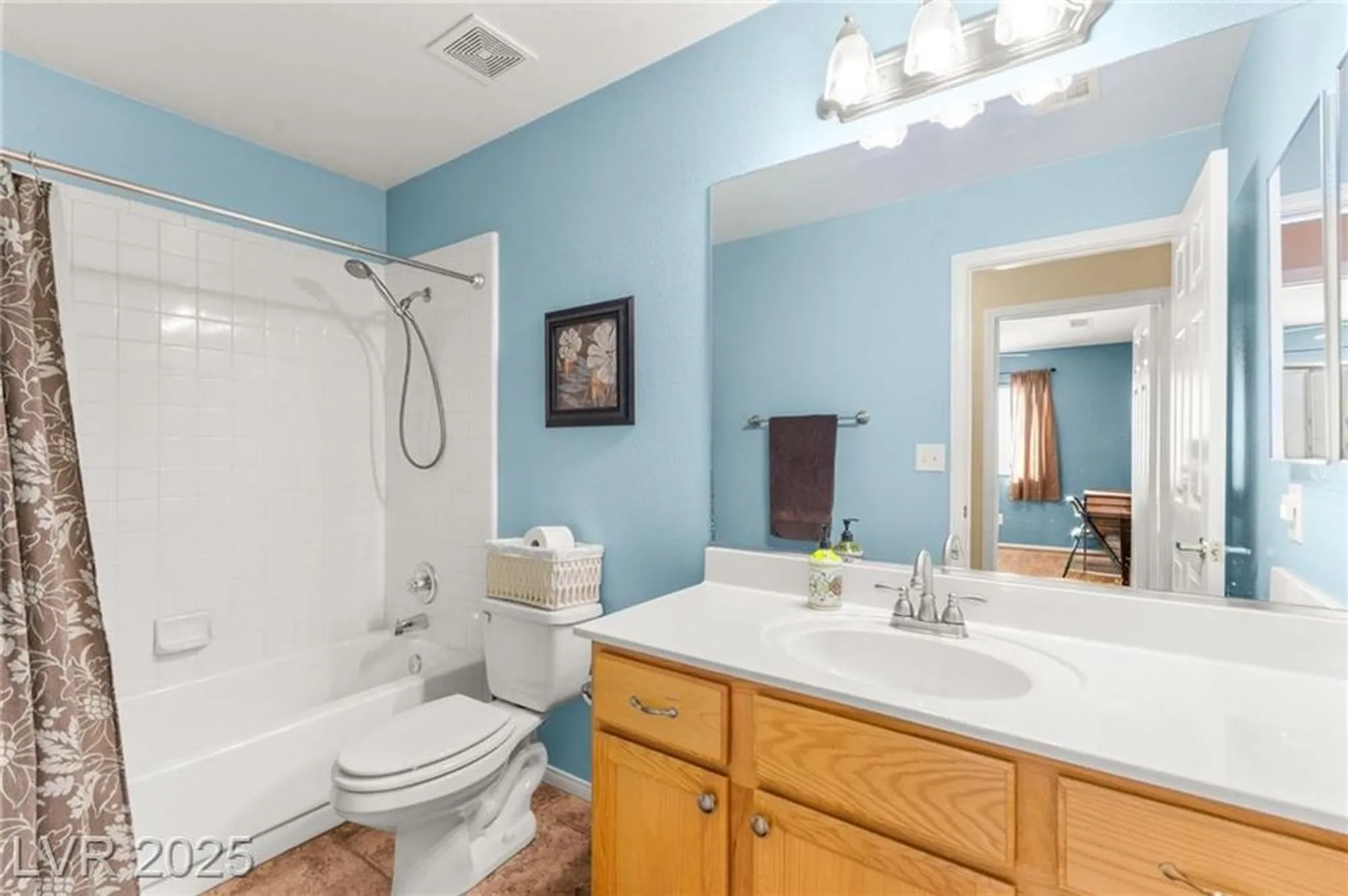 Property Slideshow image 37 of 65 | 5245 woodlawn ln, Las Vegas, NV, 89130