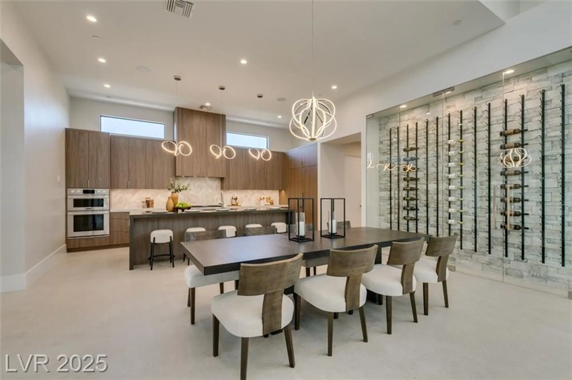 Property Slideshow image 14 of 48 | 40 reflection shores ln, Henderson, NV, 89011