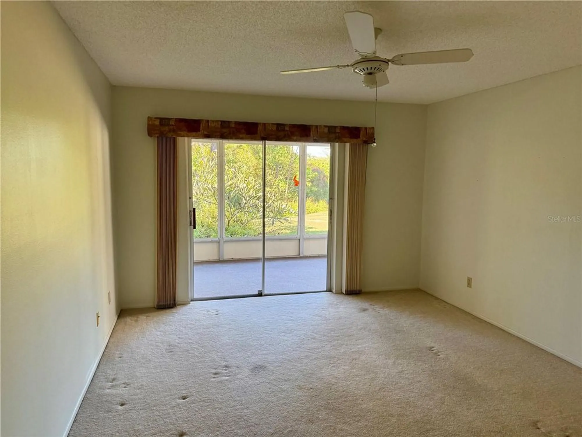 Property Slideshow image 11 of 19 | 1482 glengarry dr, Palm Harbor, FL, 34684