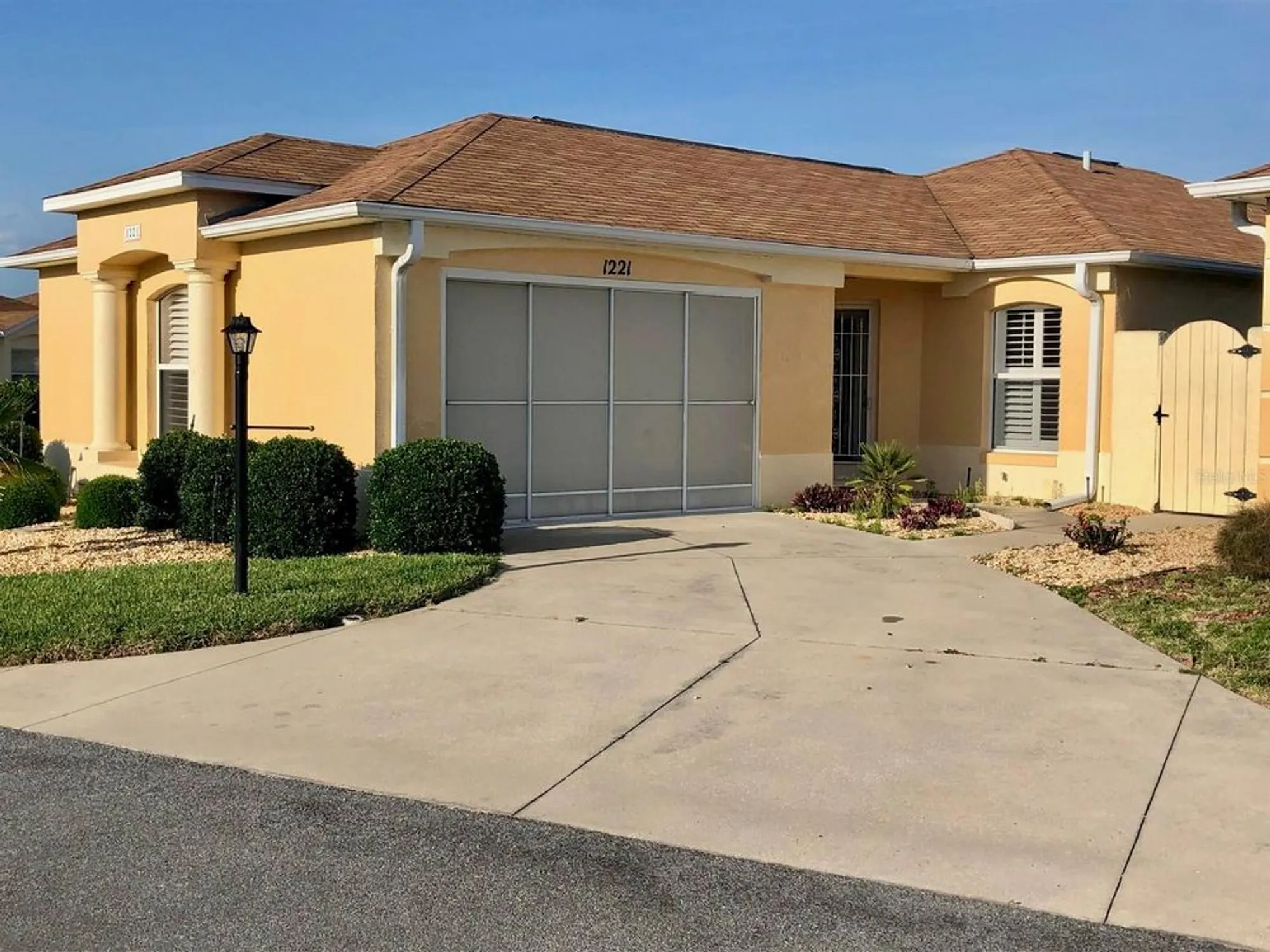 Property Slideshow image 1 of 20 | 1221 santa cruz dr, The Villages, FL, 32162
