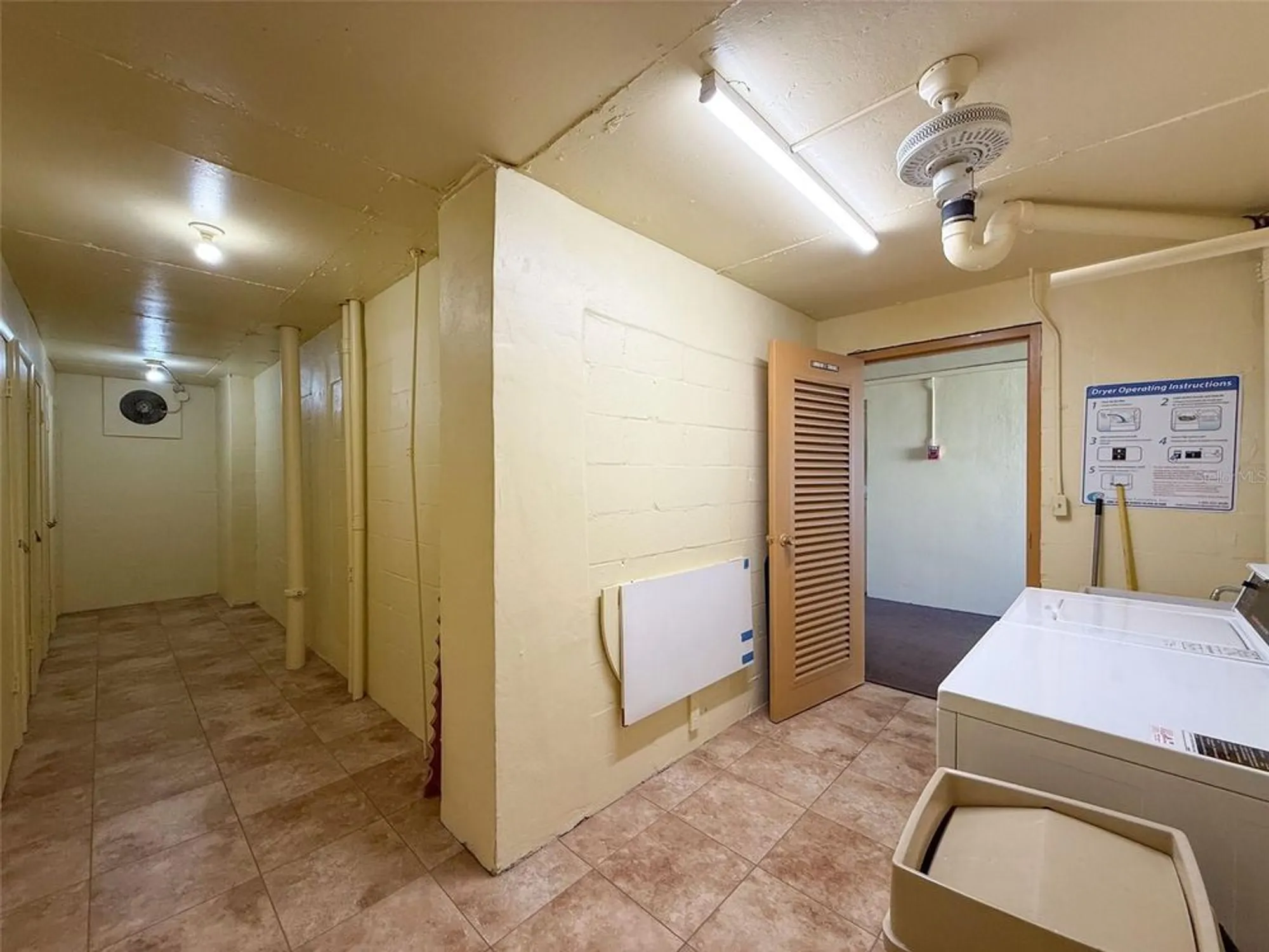 Property Slideshow image 21 of 32 | 4550 cove cir apt 507, St Petersburg, FL, 33708