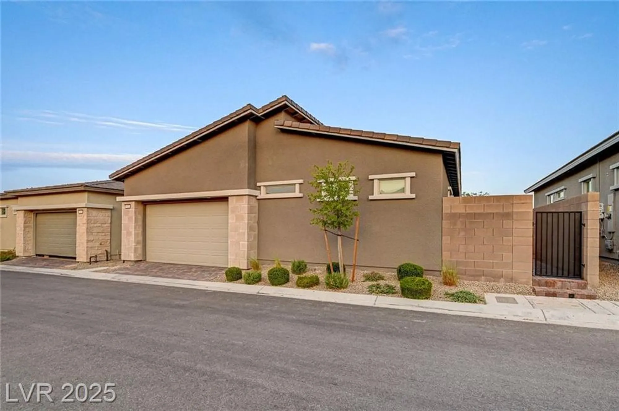 Property Slideshow image 7 of 67 | 912 allister fields ln, Las Vegas, NV, 89138