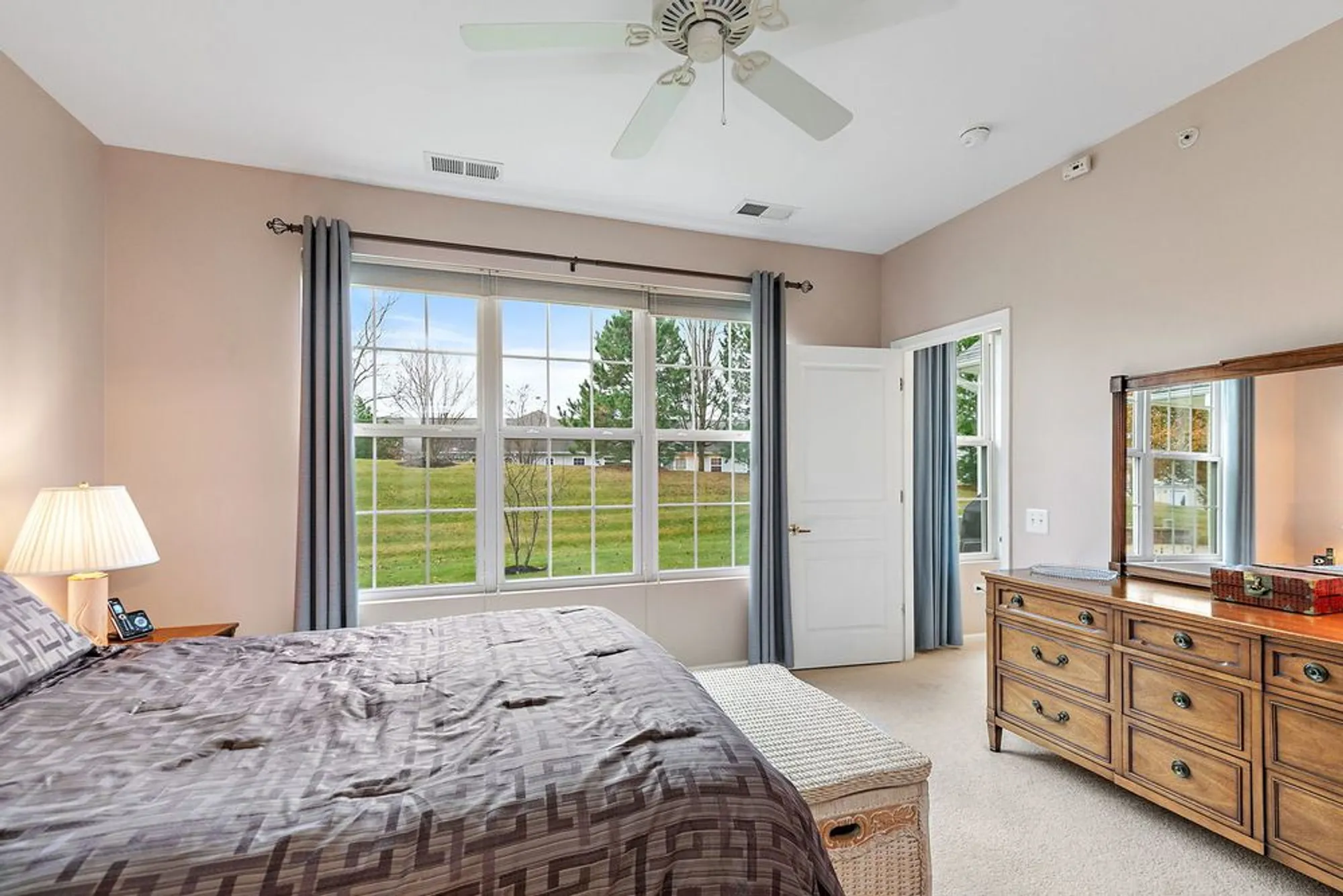 Property Slideshow image 15 of 24 | 13515 ivy dr, Huntley, IL, 60142