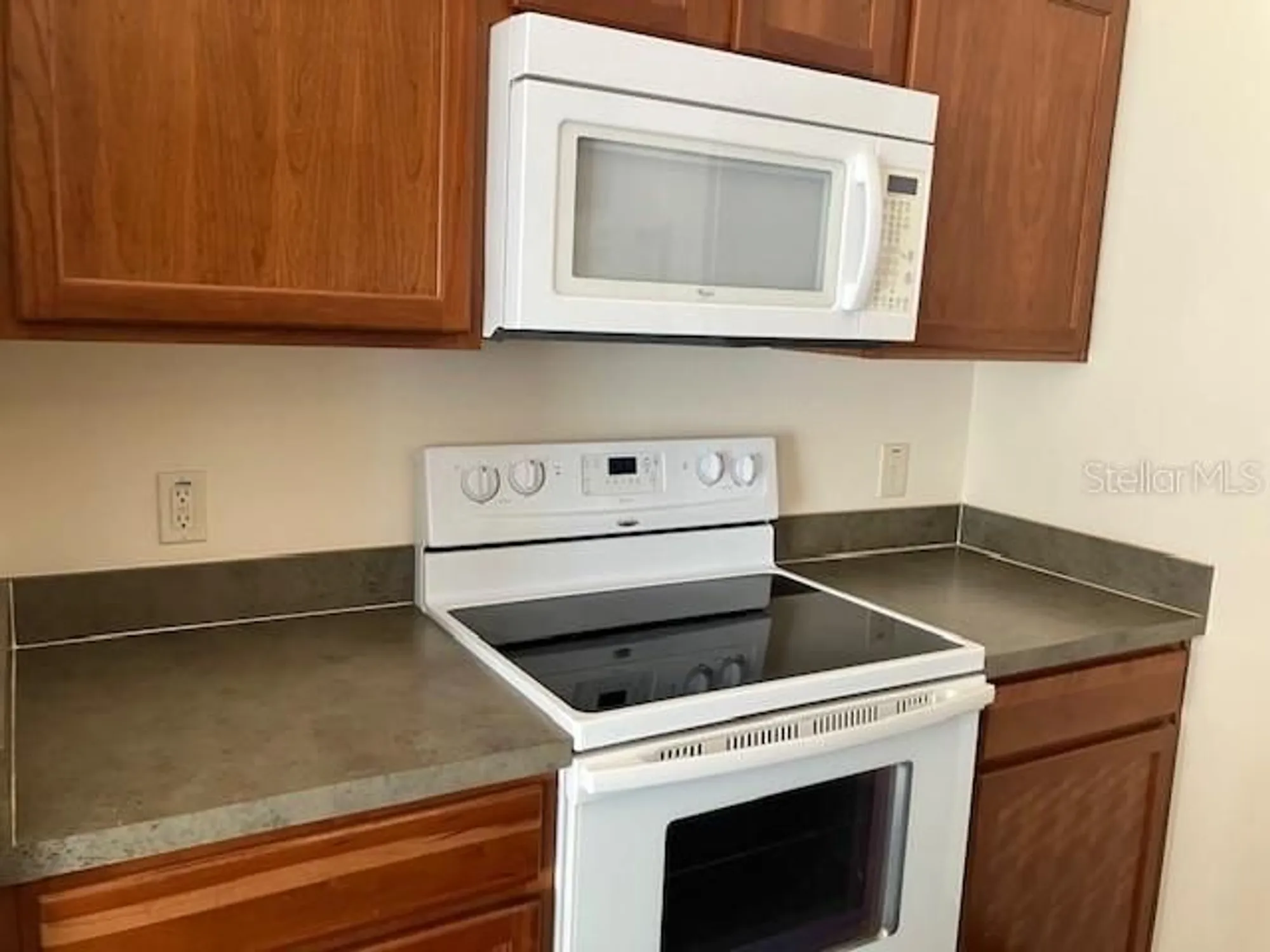 Property Slideshow image 7 of 20 | 2016 peaceful pl, The Villages, FL, 32162