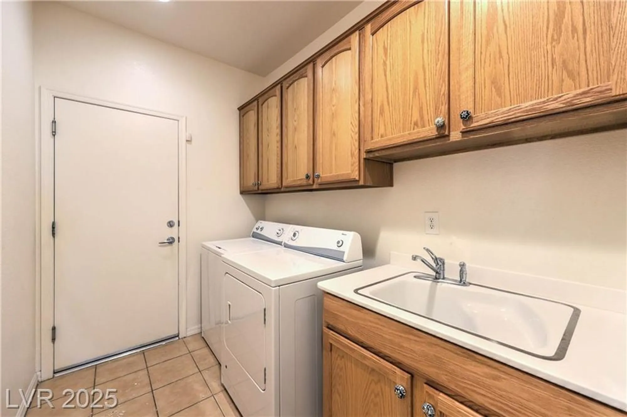 Property Slideshow image 37 of 52 | 2175 waterton rivers dr, Henderson, NV, 89044