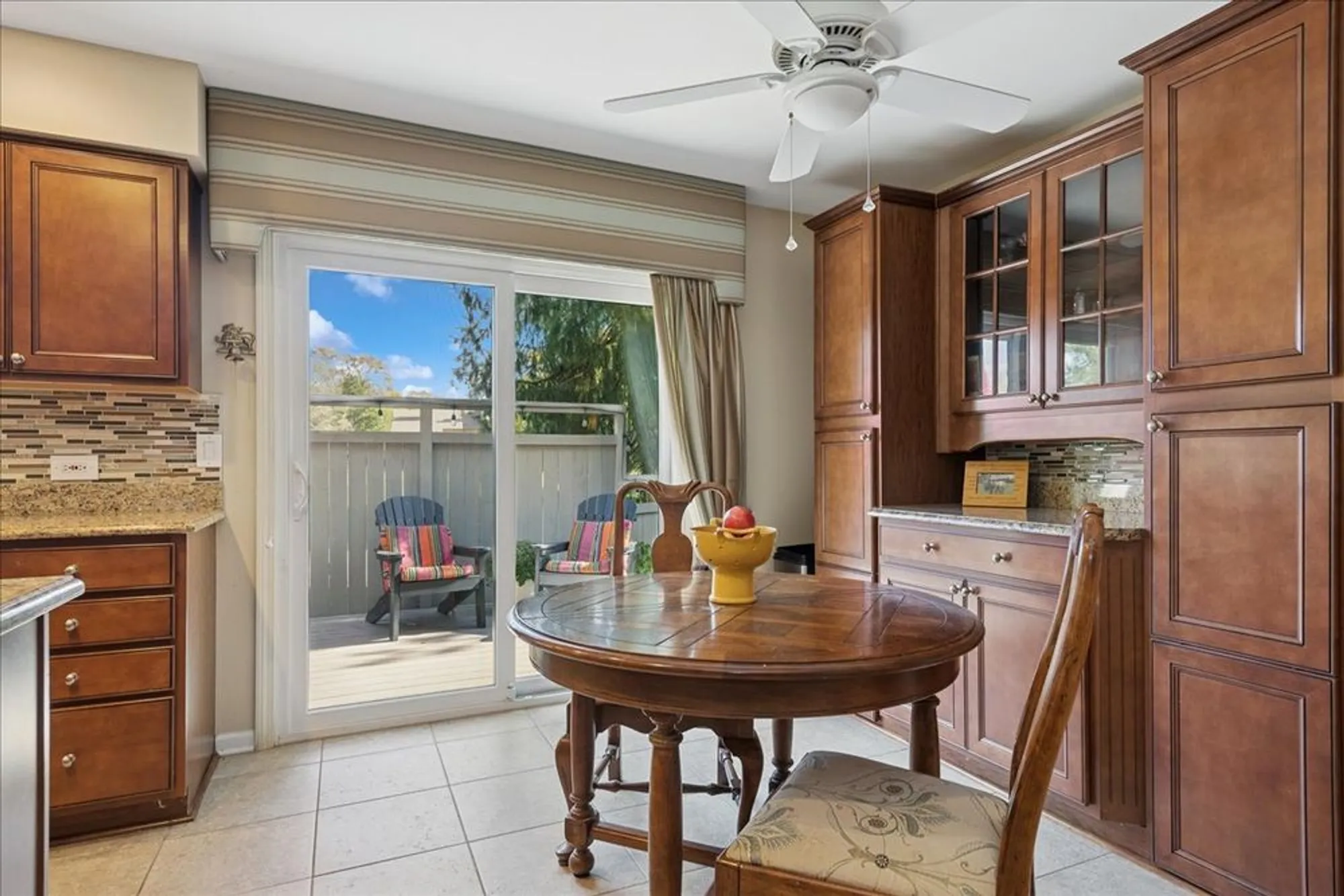 Property Slideshow image 18 of 55 | 868 longmeadow ct, Lake Barrington, IL, 60010