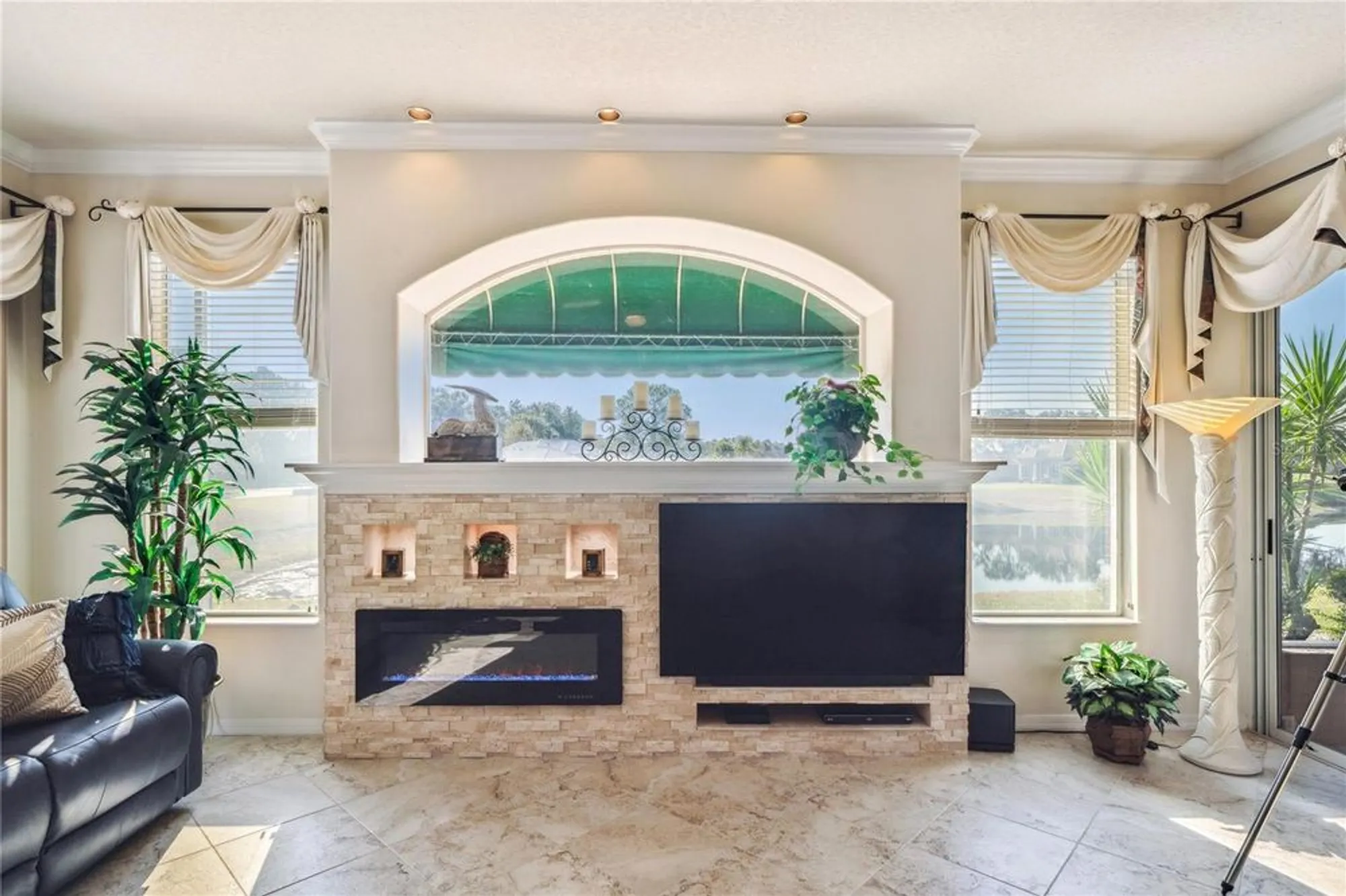 Property Slideshow image 8 of 100 | 9298 grand cypress dr, Weeki Wachee, FL, 34613