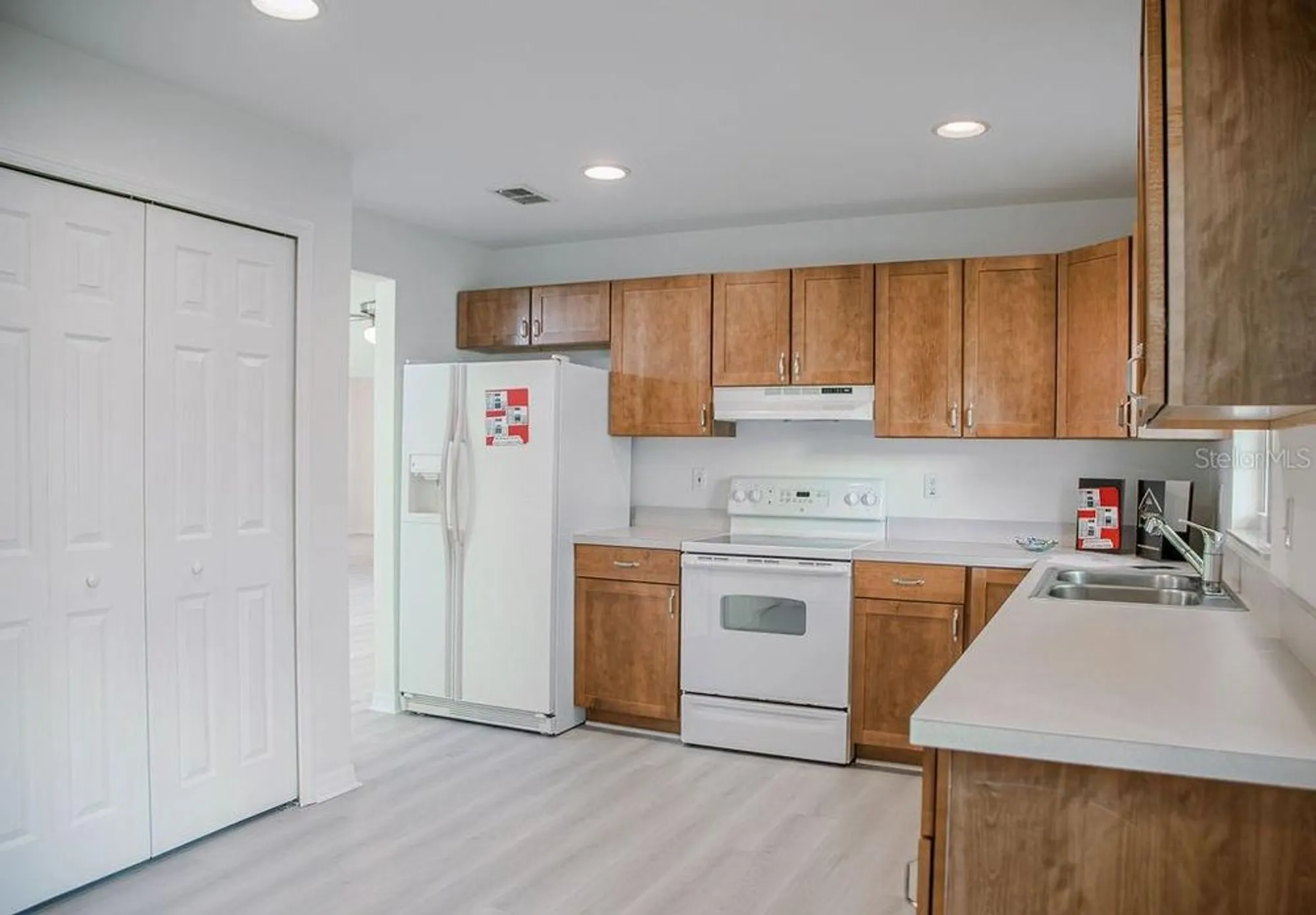 Property Slideshow image 10 of 45 | 231 lake suzanne dr, Lake Wales, FL, 33859