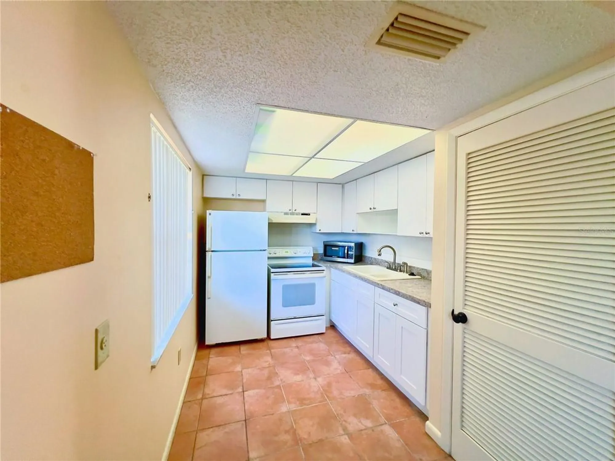 Property Slideshow image 10 of 30 | 960 virginia st apt 107, Dunedin, FL, 34698