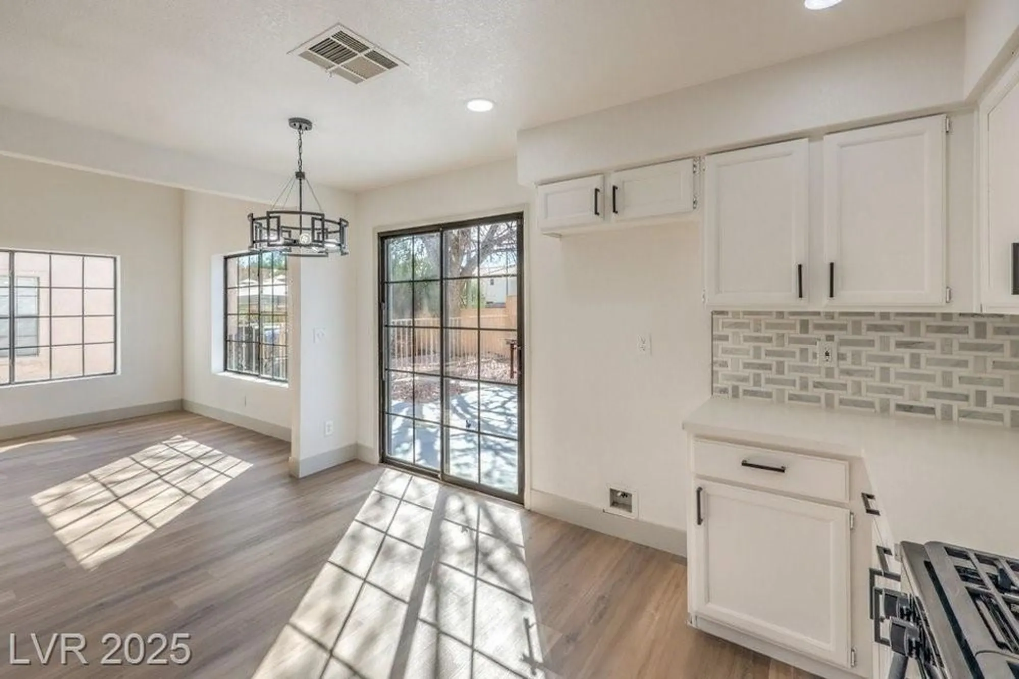 Property Slideshow image 15 of 37 | 5213 tamanar dr, Las Vegas, NV, 89130