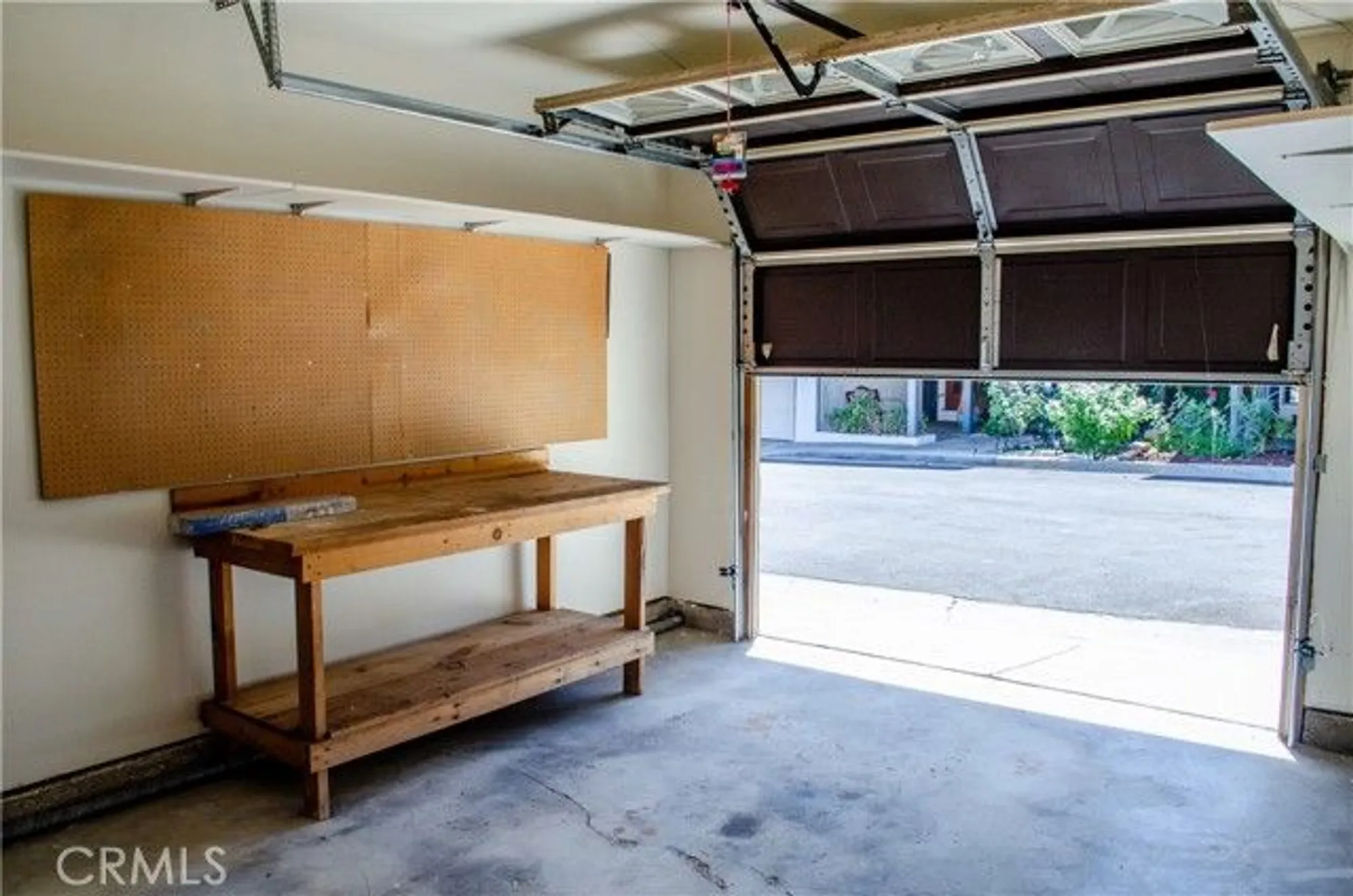 Property Slideshow image 37 of 44 | 26701 oak branch cir, Newhall, CA, 91321