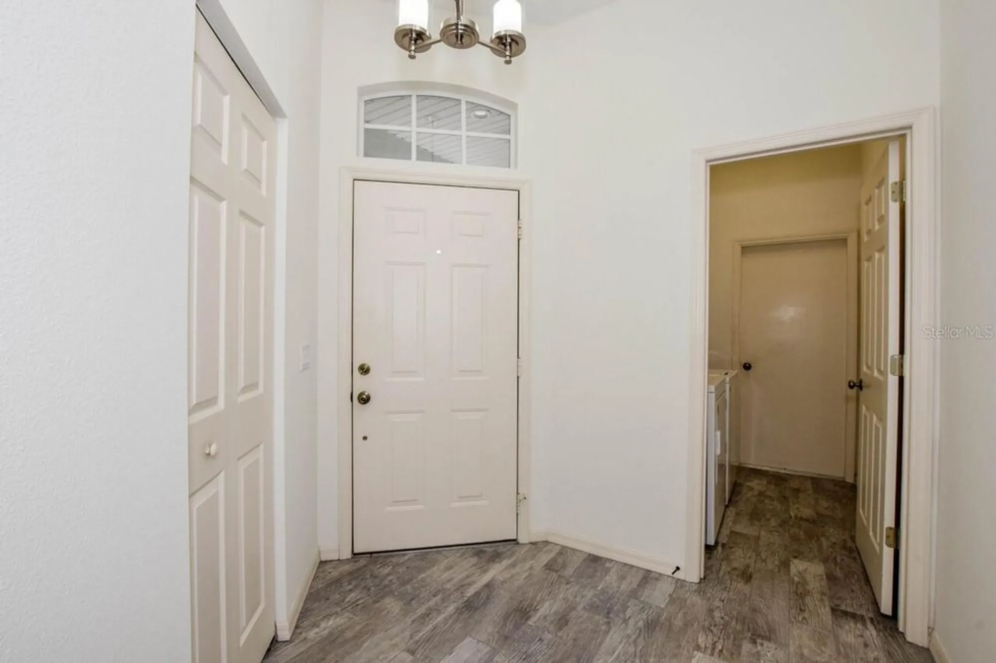 Property Slideshow image 4 of 63 | 834 montrose dr # 9, Venice, FL, 34293