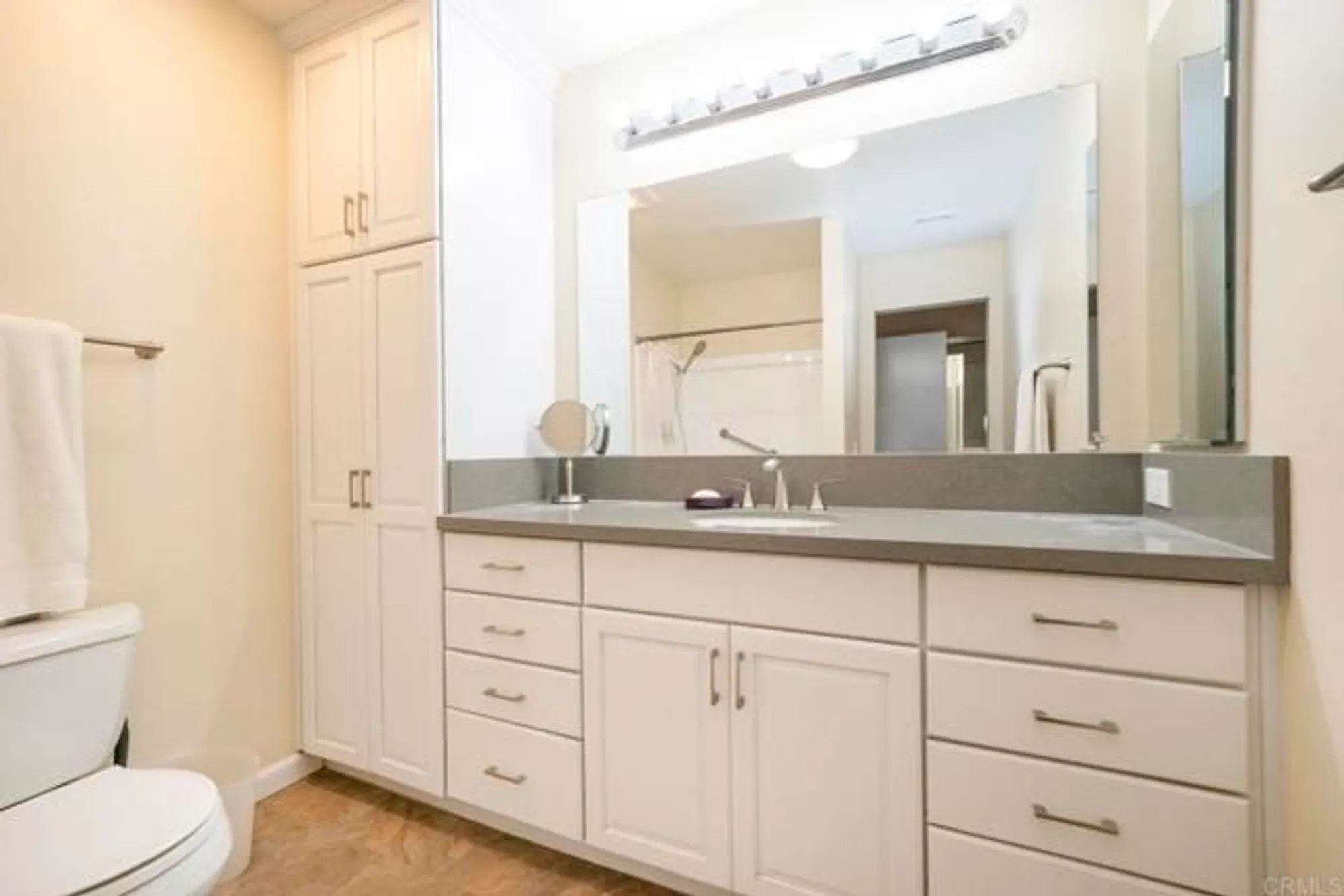 Property Slideshow image 14 of 30 | 1024 eider way, Oceanside, CA, 92057