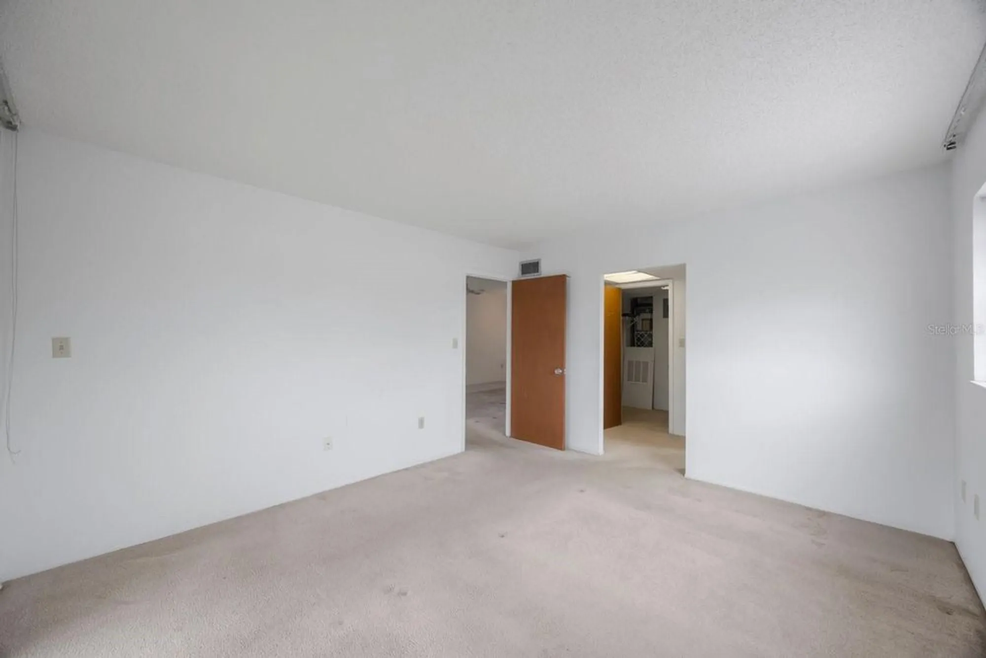 Property Slideshow image 21 of 39 | 4155 heron way # e-301, Bradenton, FL, 34205