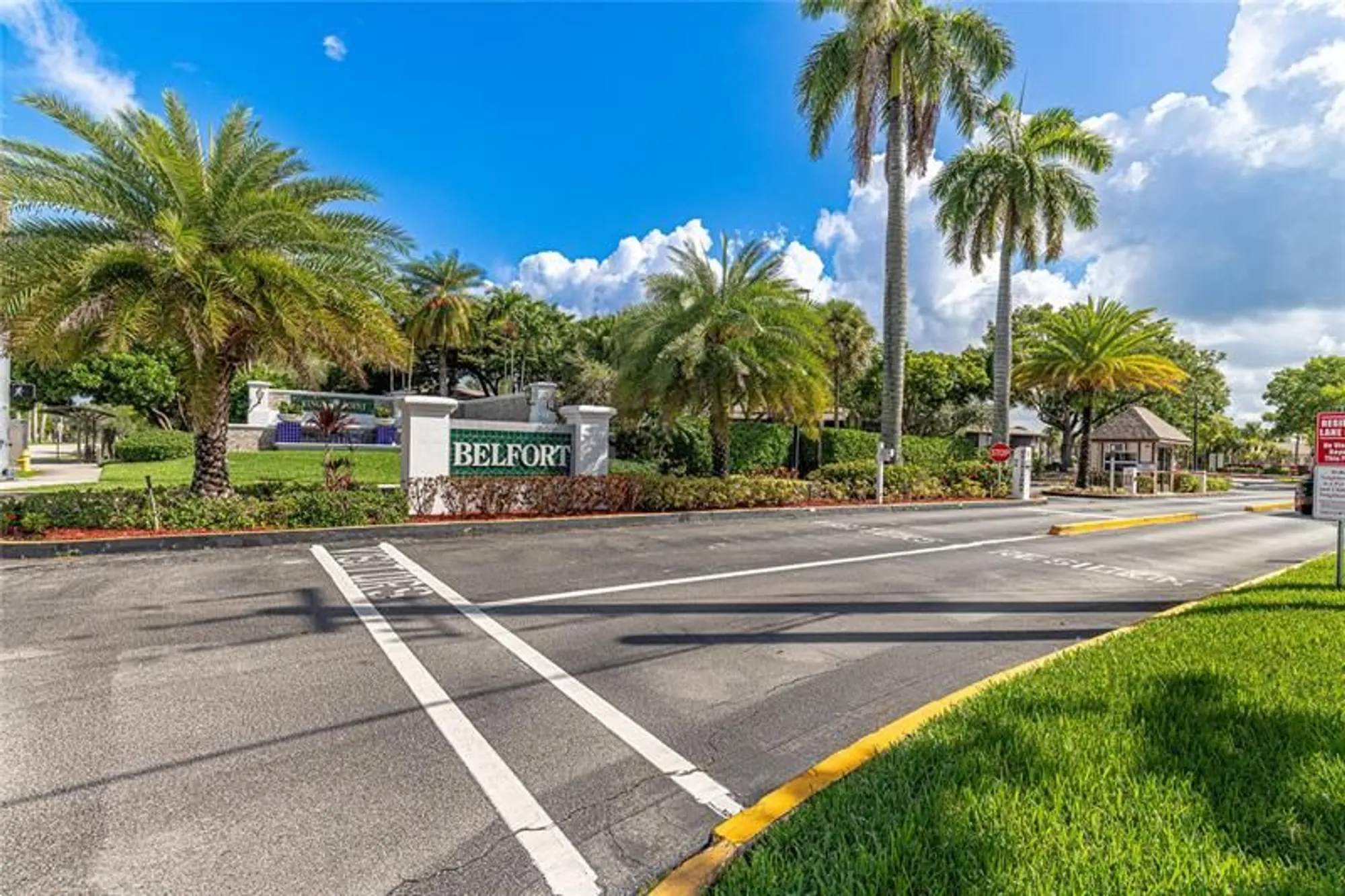 Property Slideshow image 21 of 29 | 9998 n belfort cir # 9998, Tamarac, FL, 33321