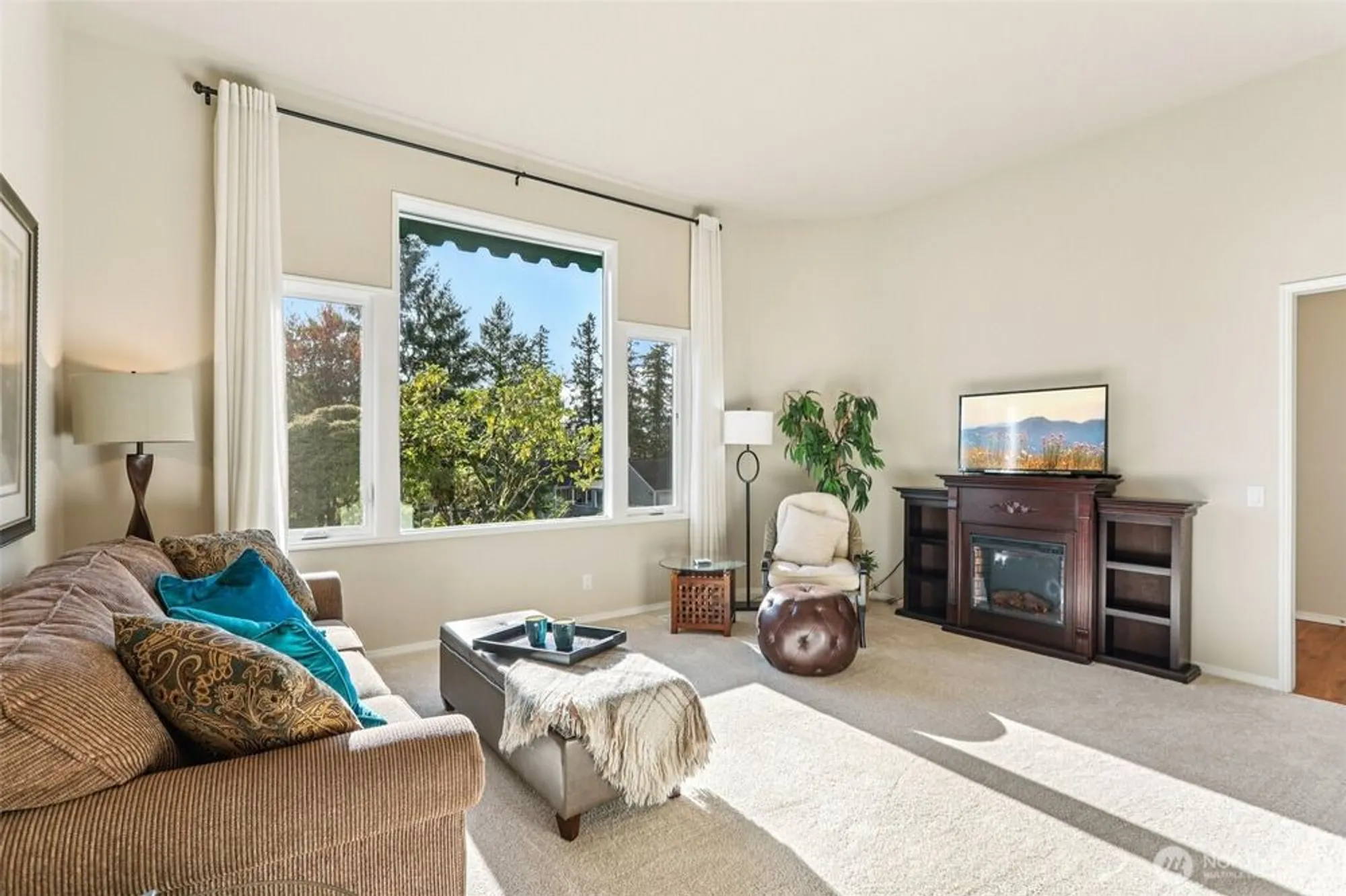 Property Slideshow image 9 of 40 | 4222 221st pl se # 1081, Issaquah, WA, 98029