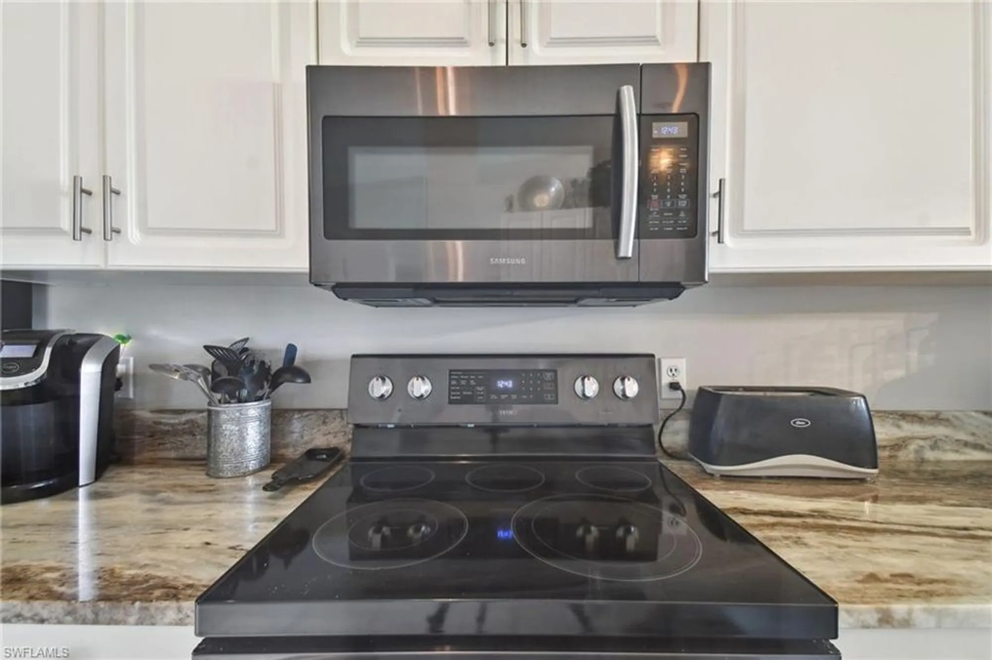 Property Slideshow image 11 of 46 | 9165 michael cir 1002, Naples, FL, 34113