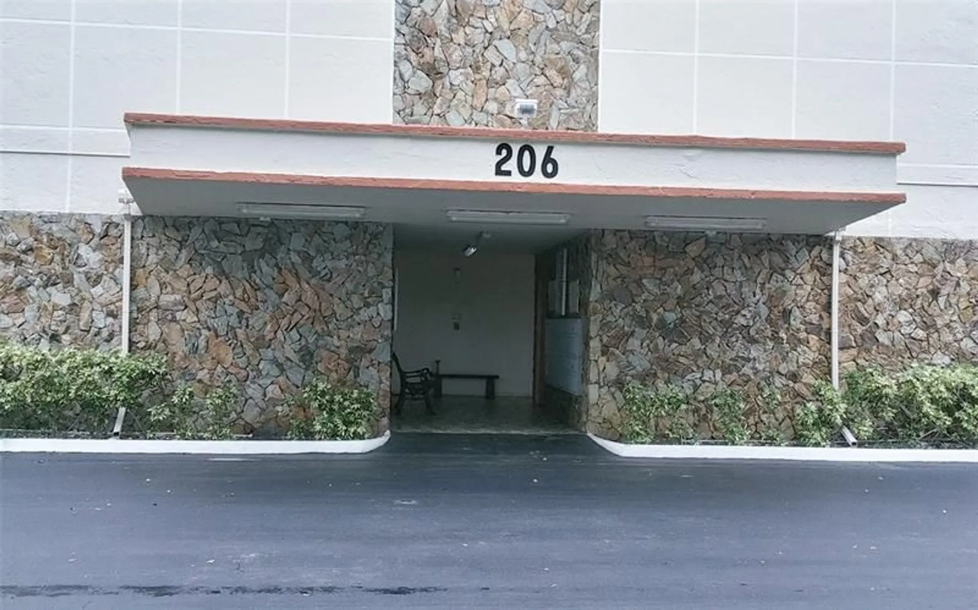 Property Slideshow image 59 of 62 | 206 se 10th st 406, Dania Beach, FL, 33004